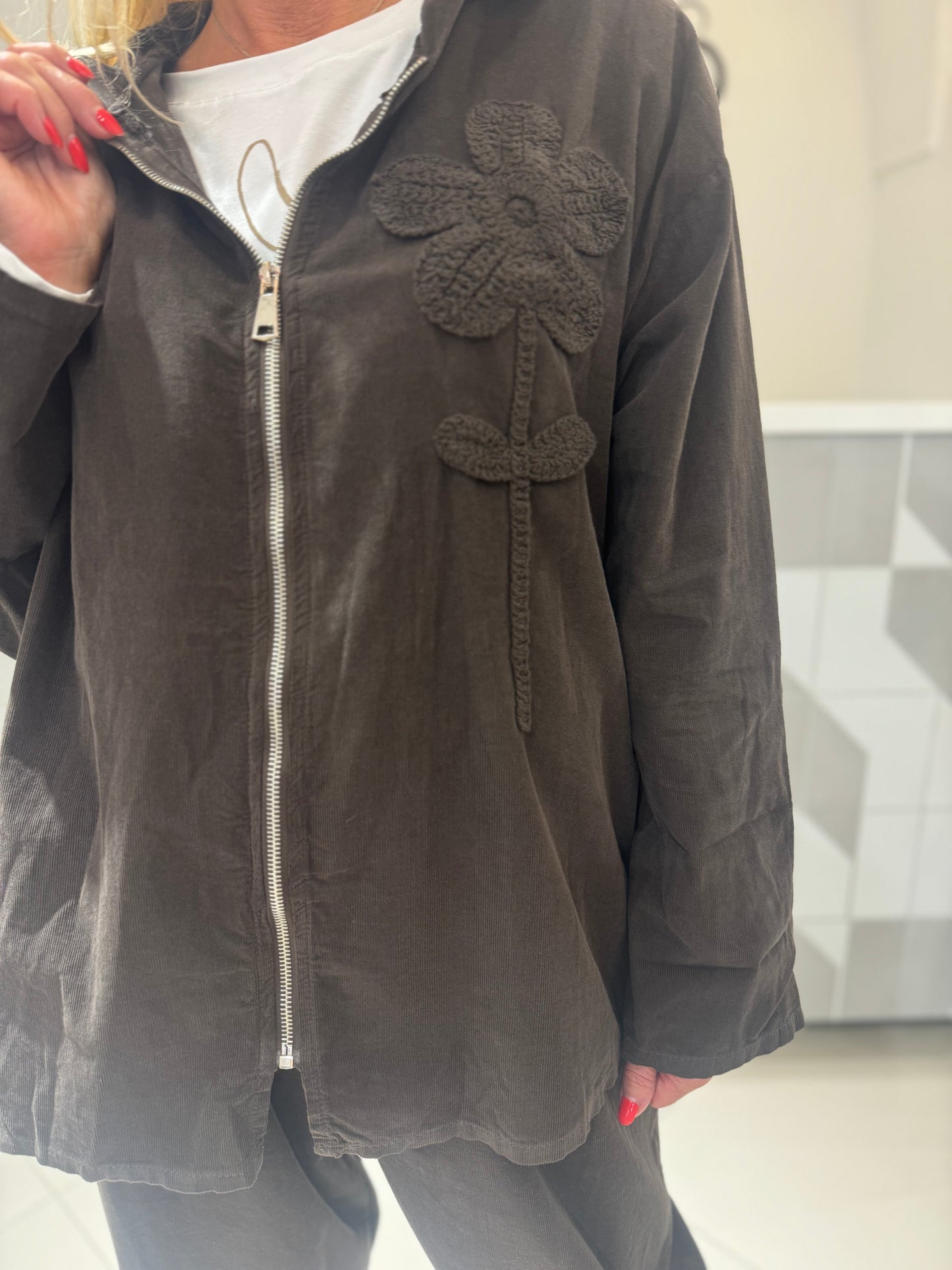 Smulkaus velvetinio audinio bliuzonas su užtrauktuku (Sv152)