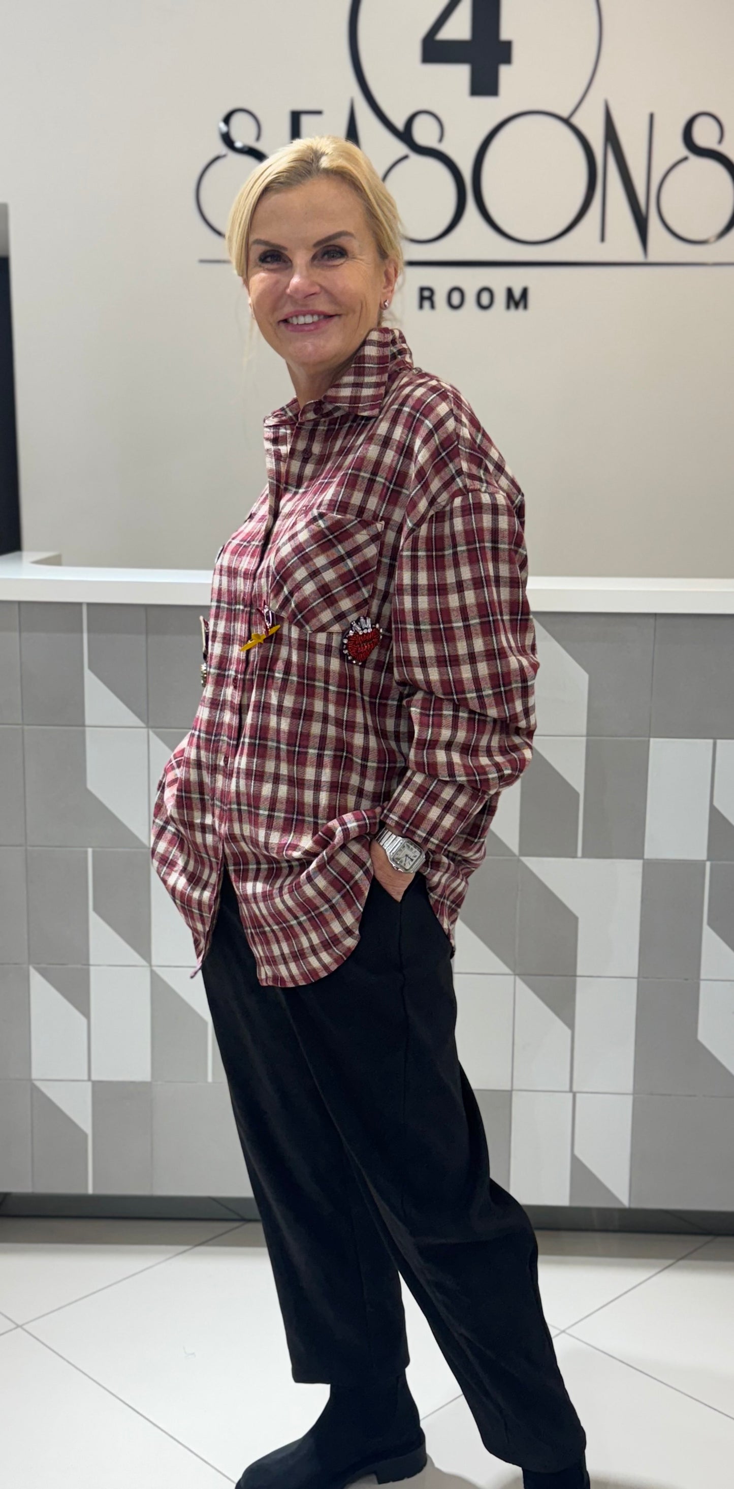 Languoti marškiniai su ženkliukais (P864)