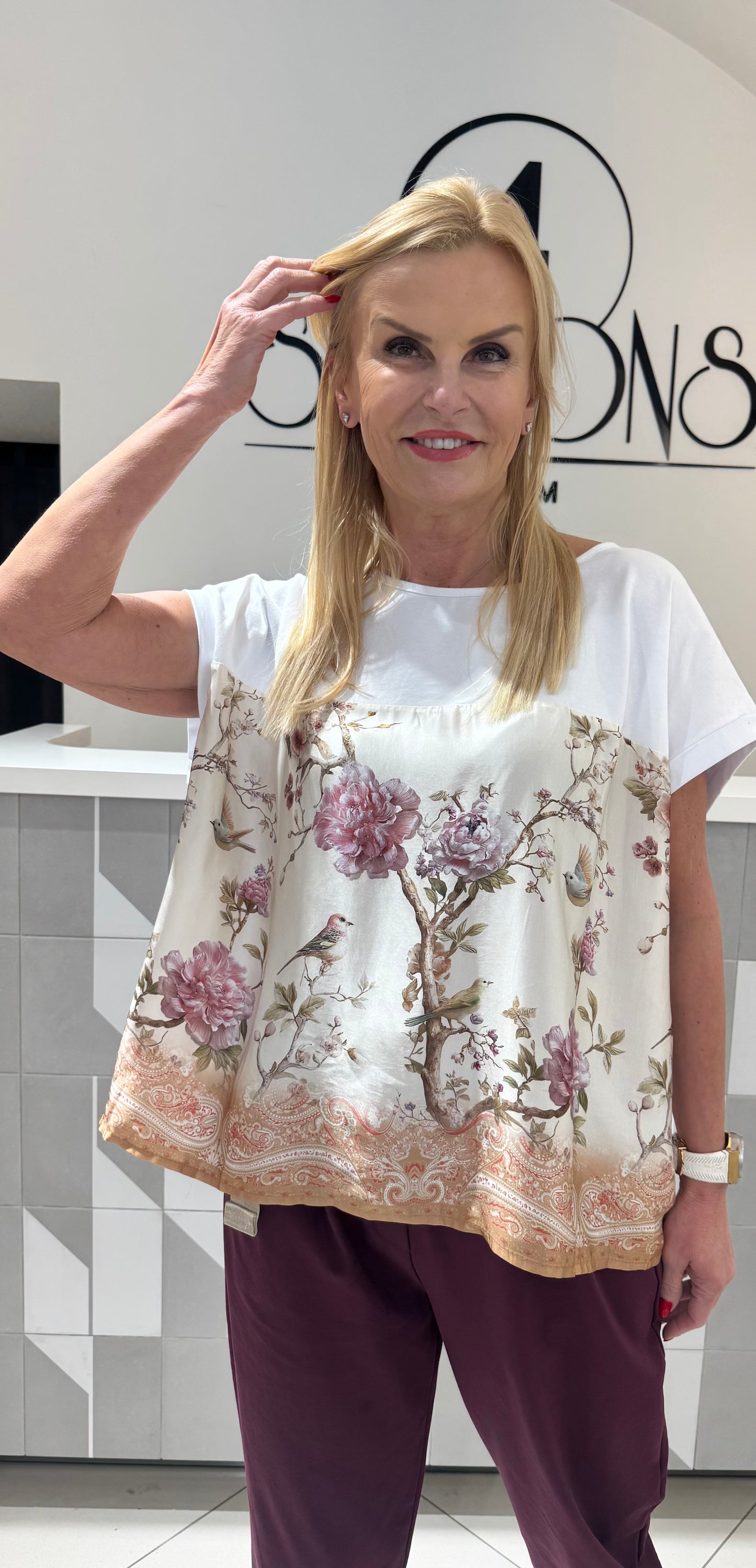 Palaidinė su sakuromis (P929)