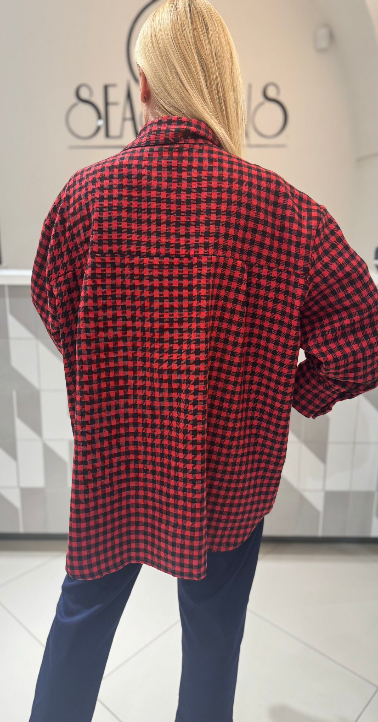 Languoti marškiniai (p837)