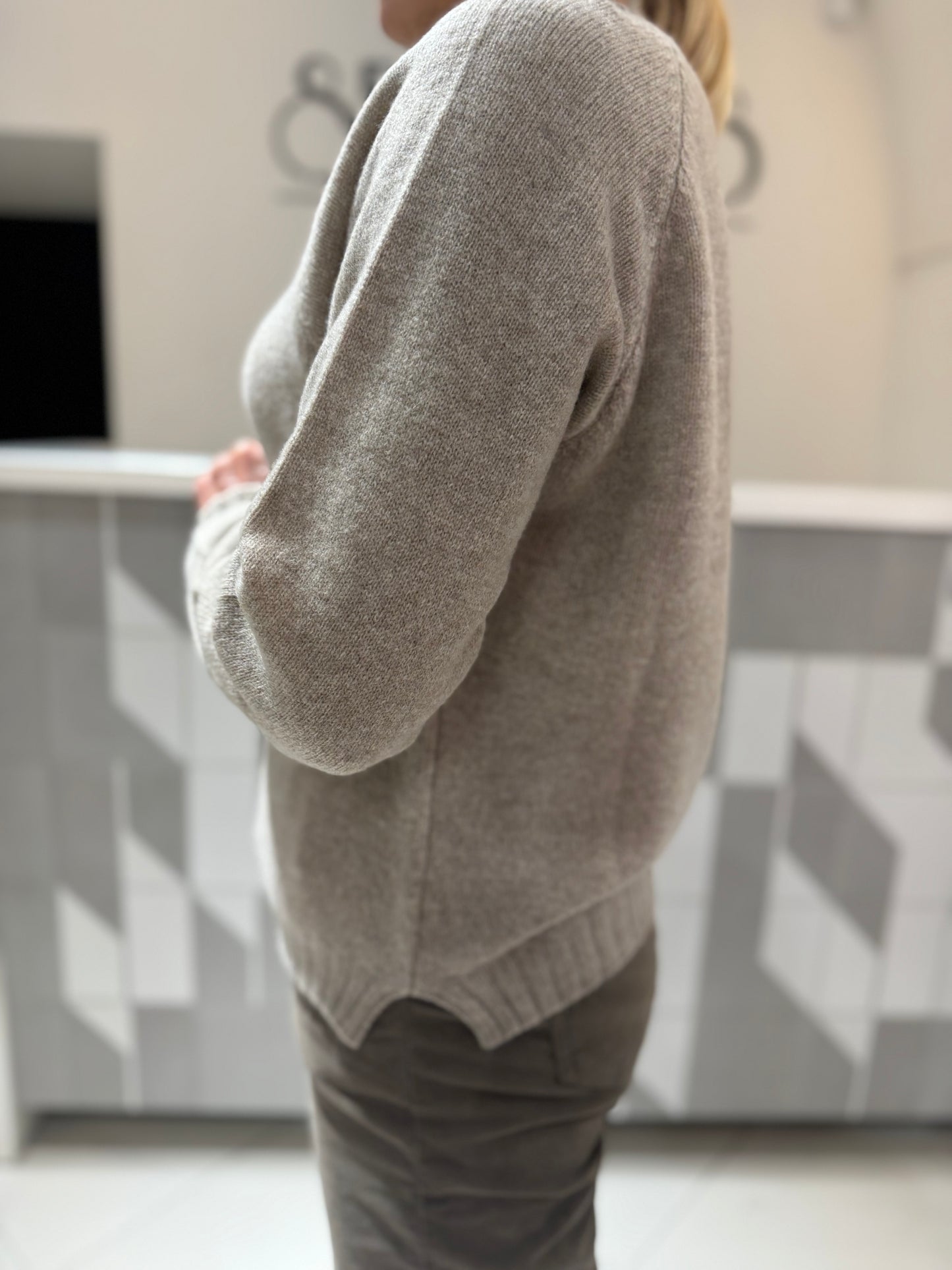 Lanos vilnos megztinis (M451)