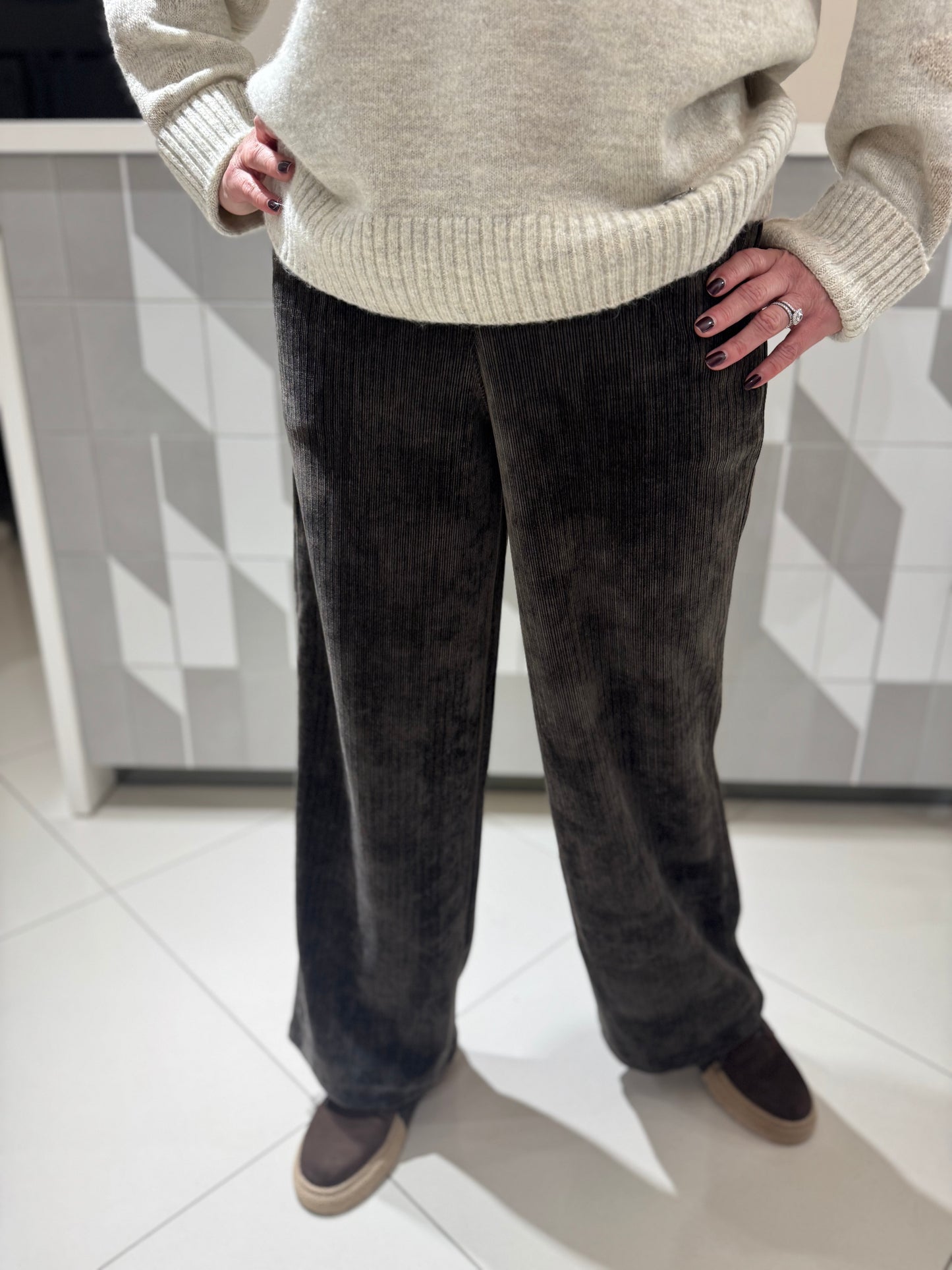 Kelnės veliūrinio audinio (K547)