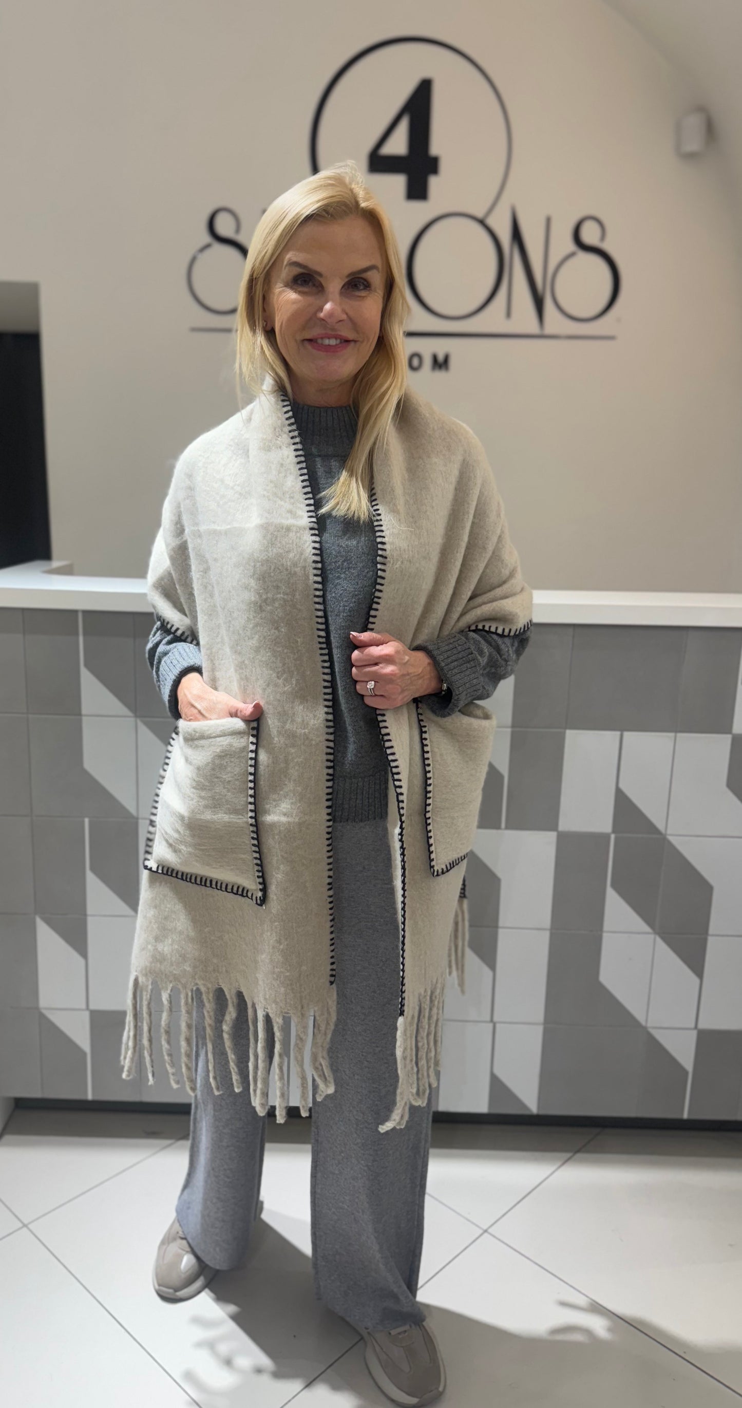 Šalikas  su kišenėmis