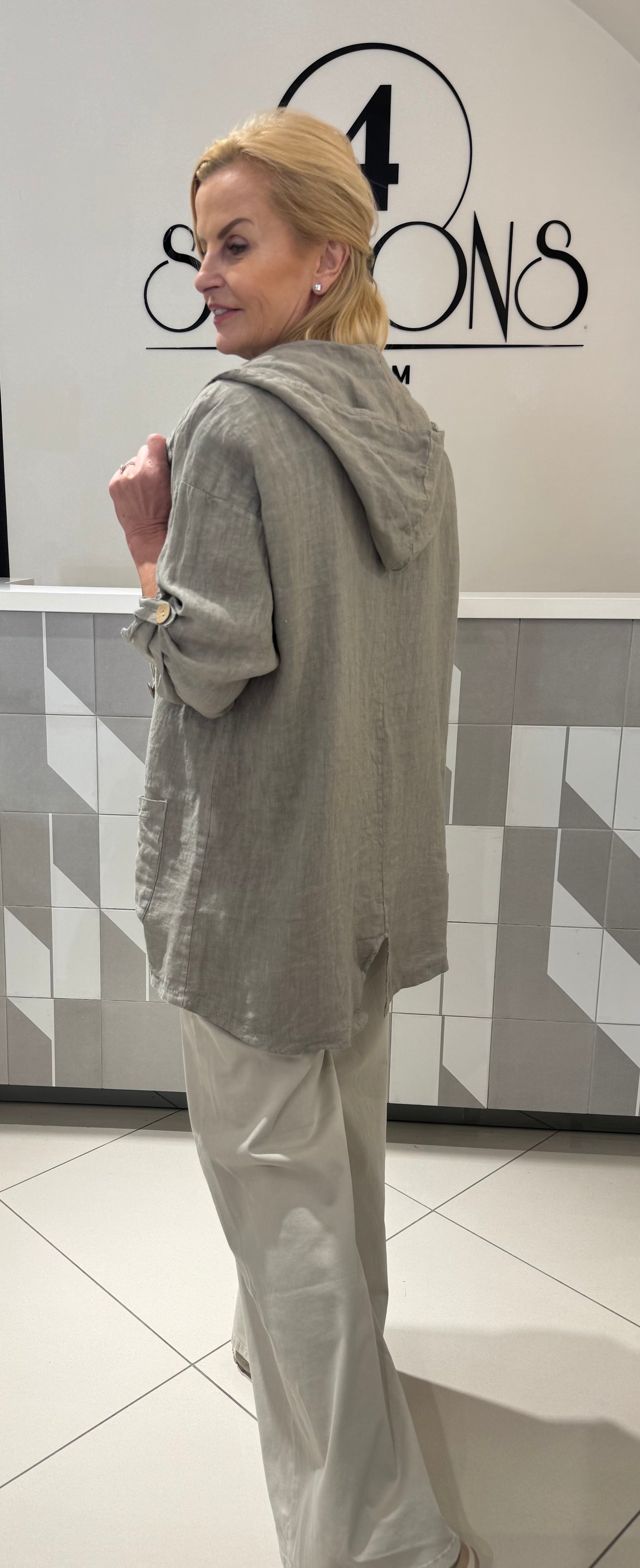 Lininis švarkas su goubtuvu (Sv169)