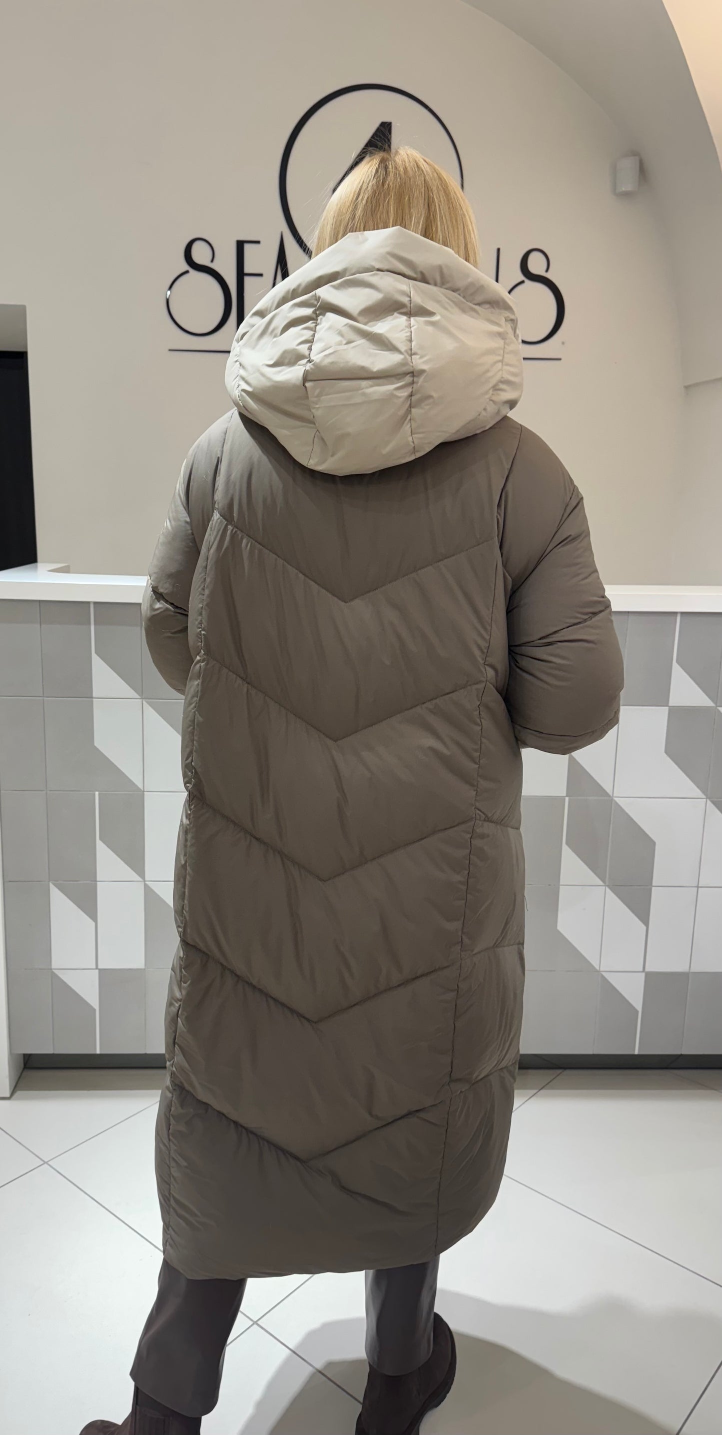 Ilga dvipuse pūkinė striukė (B214) modelis didintas