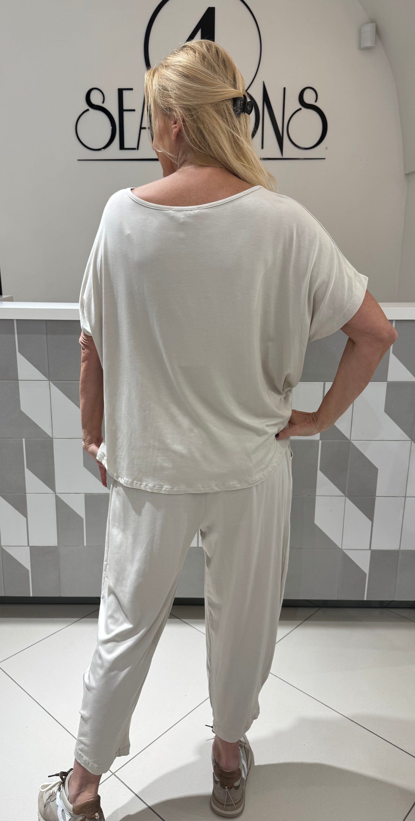 Laisvalaikio kostiumas (ko212)