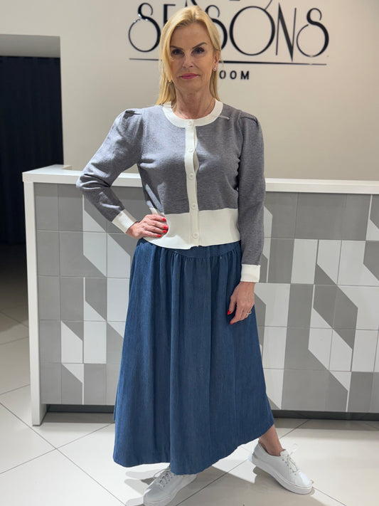 Trumpas susagstomas megztukas (M1071)