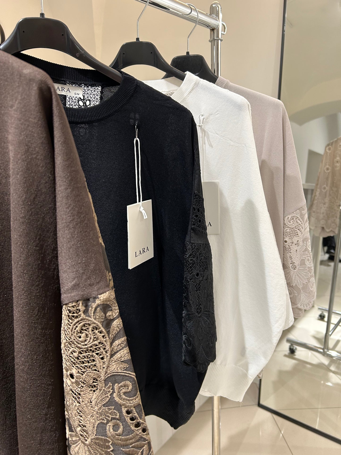 Viskozinė palaidinė su ažūrine nugara  (M513)