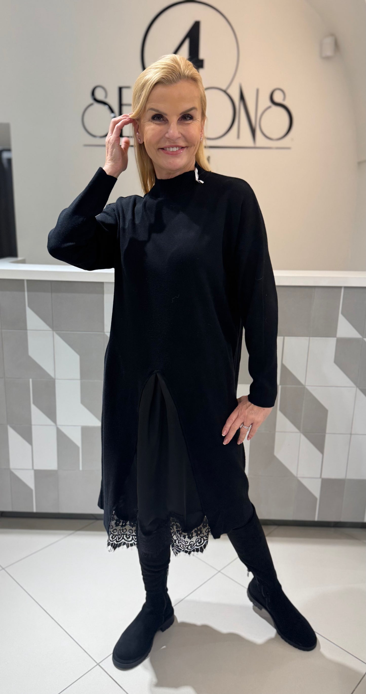 Suknelė su neriniais (S174)