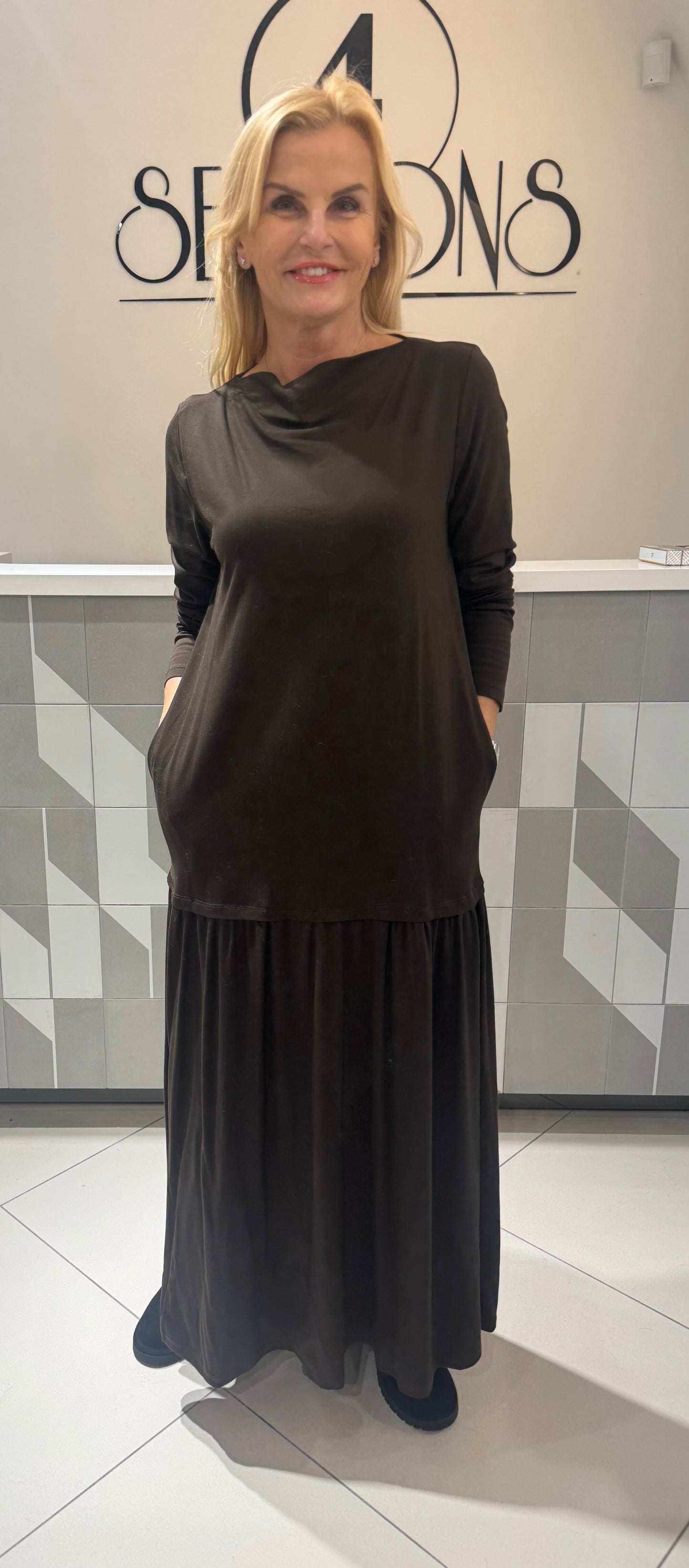 Ilga suknelė (S131)