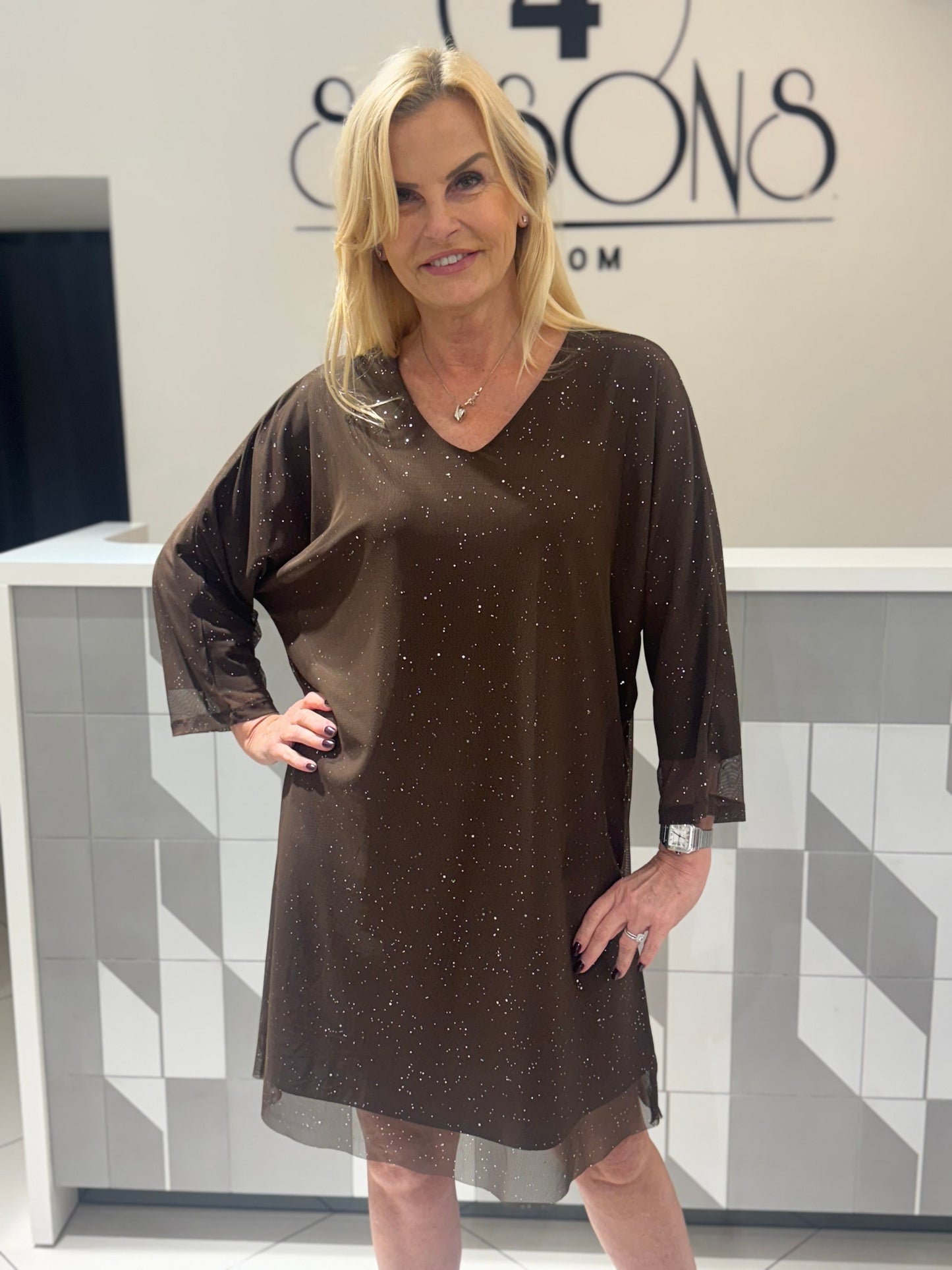 Suknelė su kaspinu nugaroje (S165)