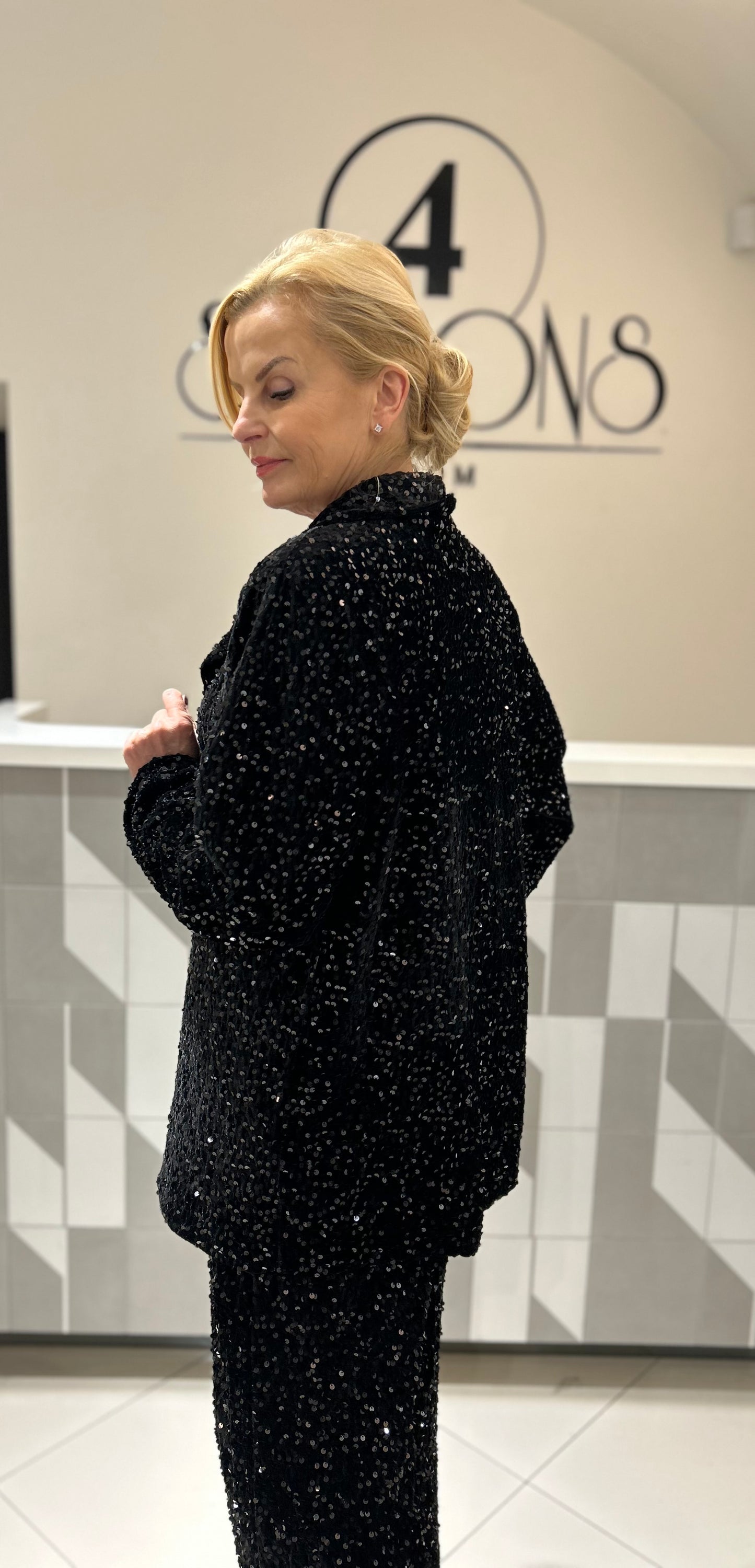 Švarkas su žvyneliais didesniam dydžiui (Sv154)