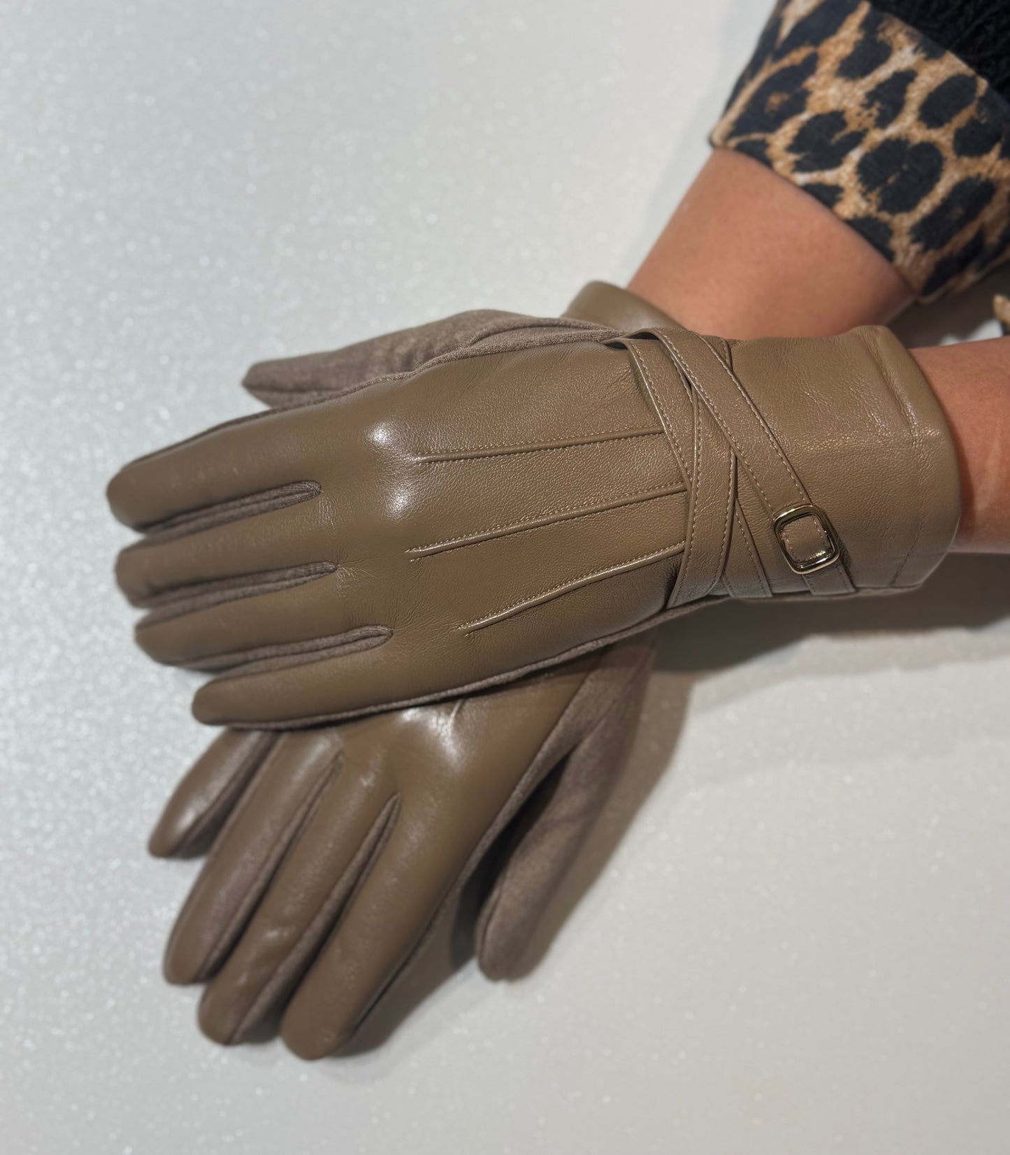 Eko odos pirštinės su dirželiais ( D76)