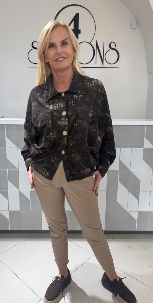 Smulkaus velvetinio audinio susagstomi marškiniai (P839)