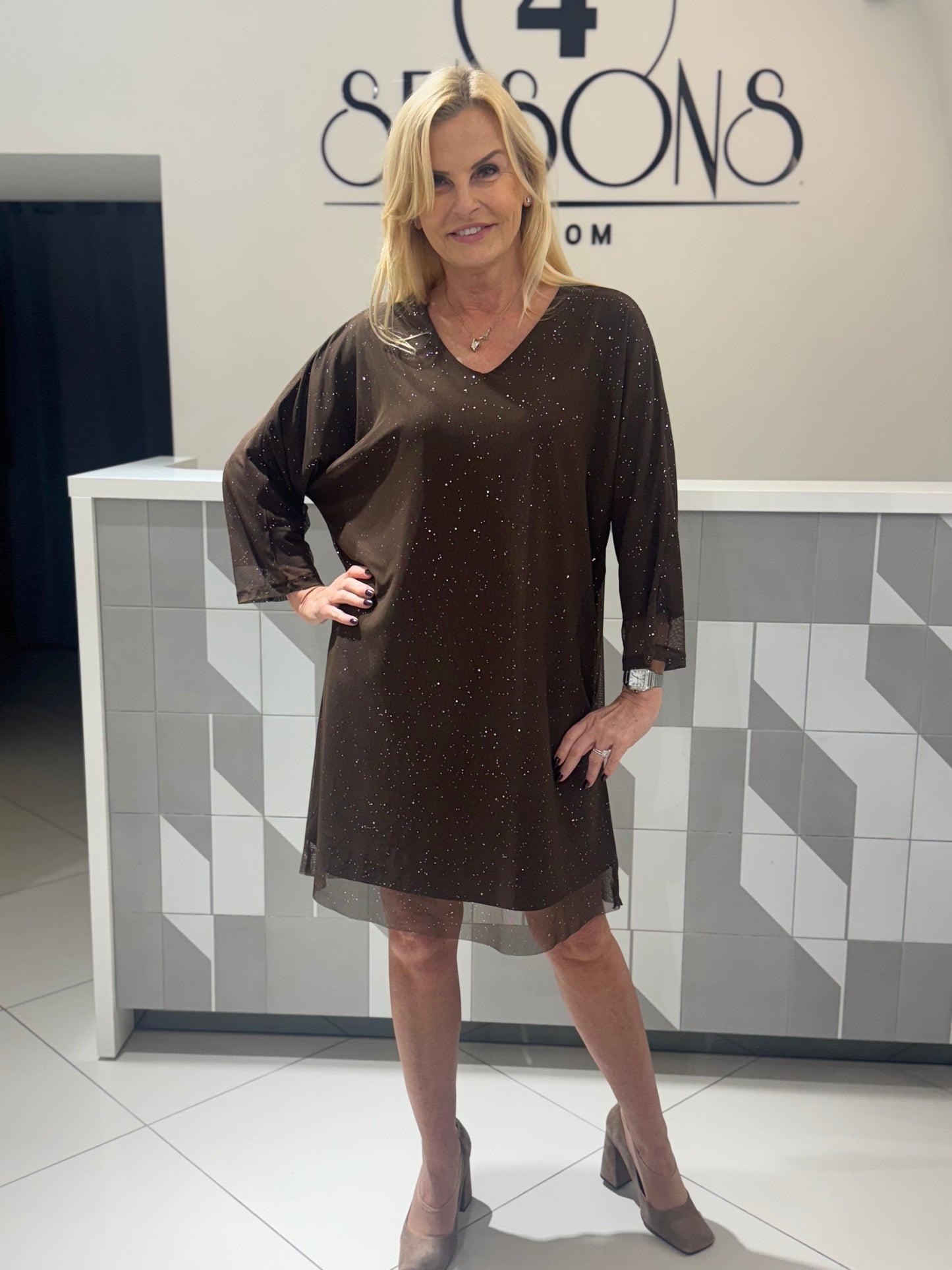 Suknelė su kaspinu nugaroje (S165)