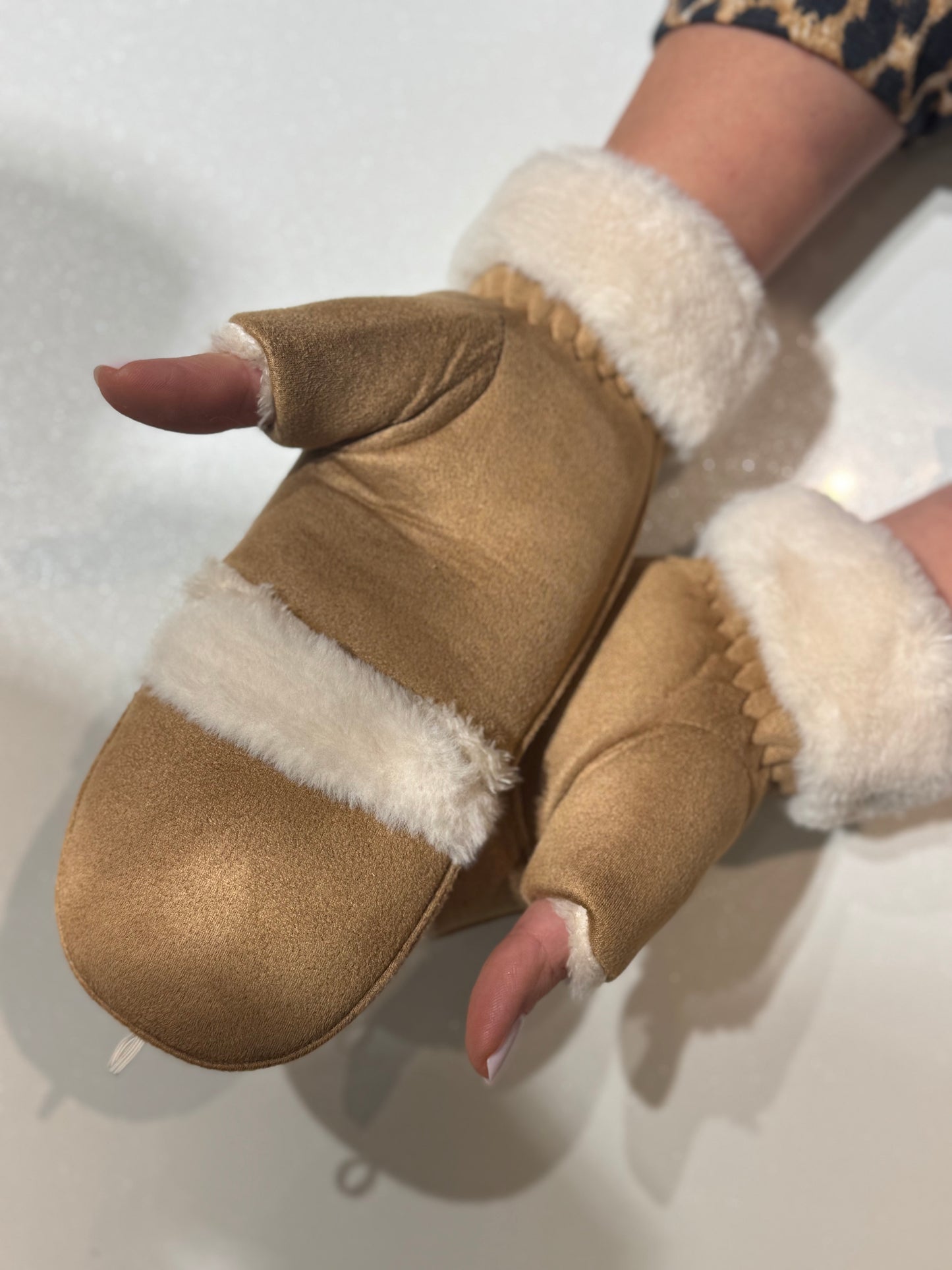 Kumštinės pirštinės (D90)