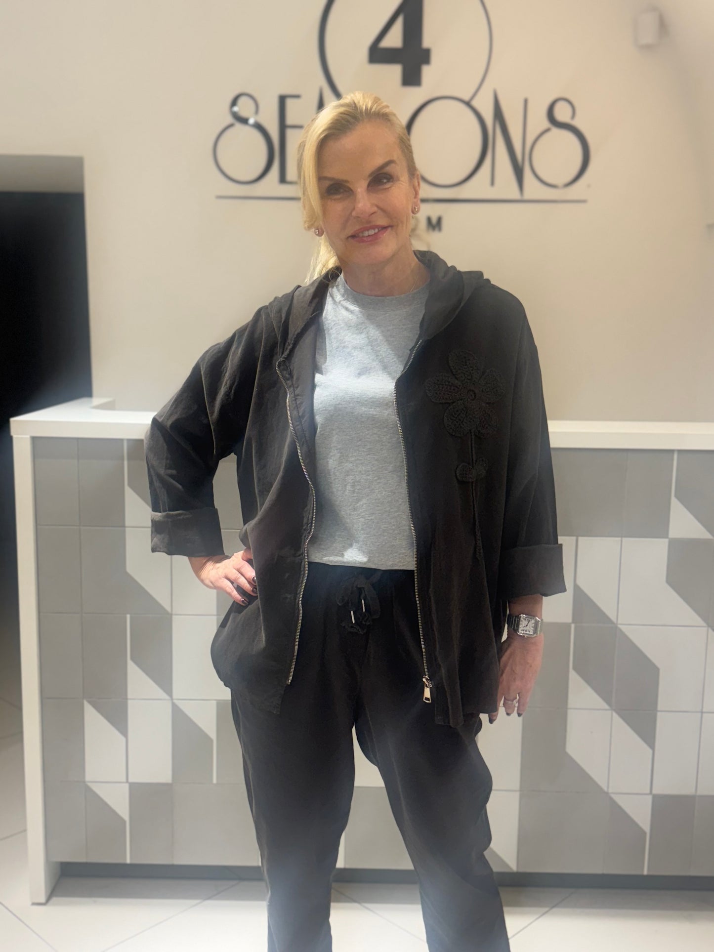 Smulkaus velvetinio audinio bliuzonas su užtrauktuku (Sv152)