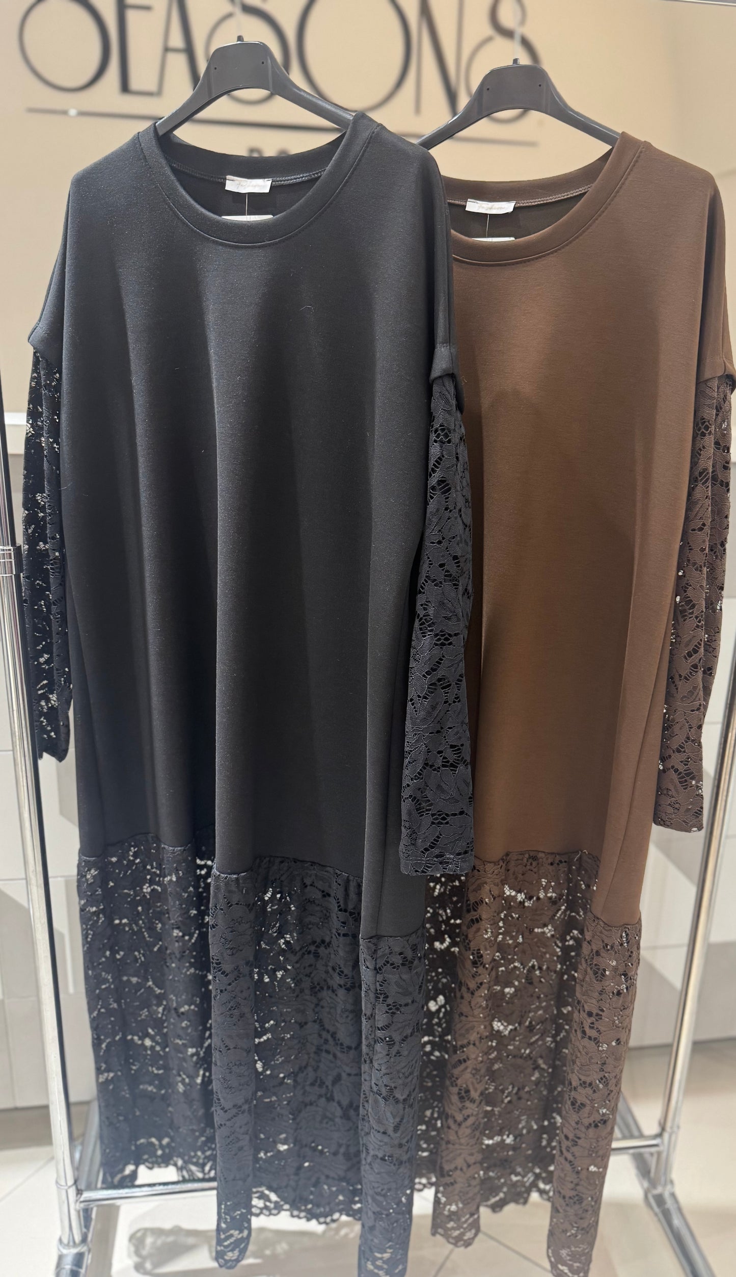 Ilga suknelė su neriniais (S169)