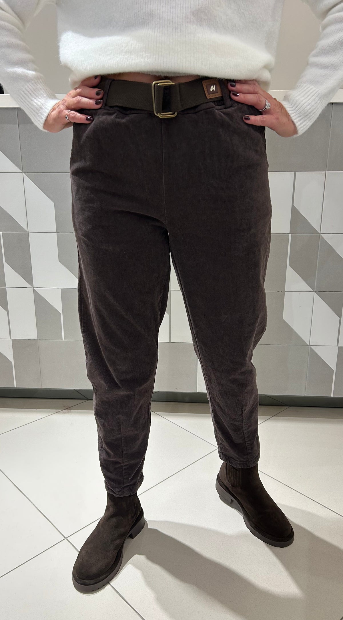 Smulkaus velvetinio audinio kelnės (K689)