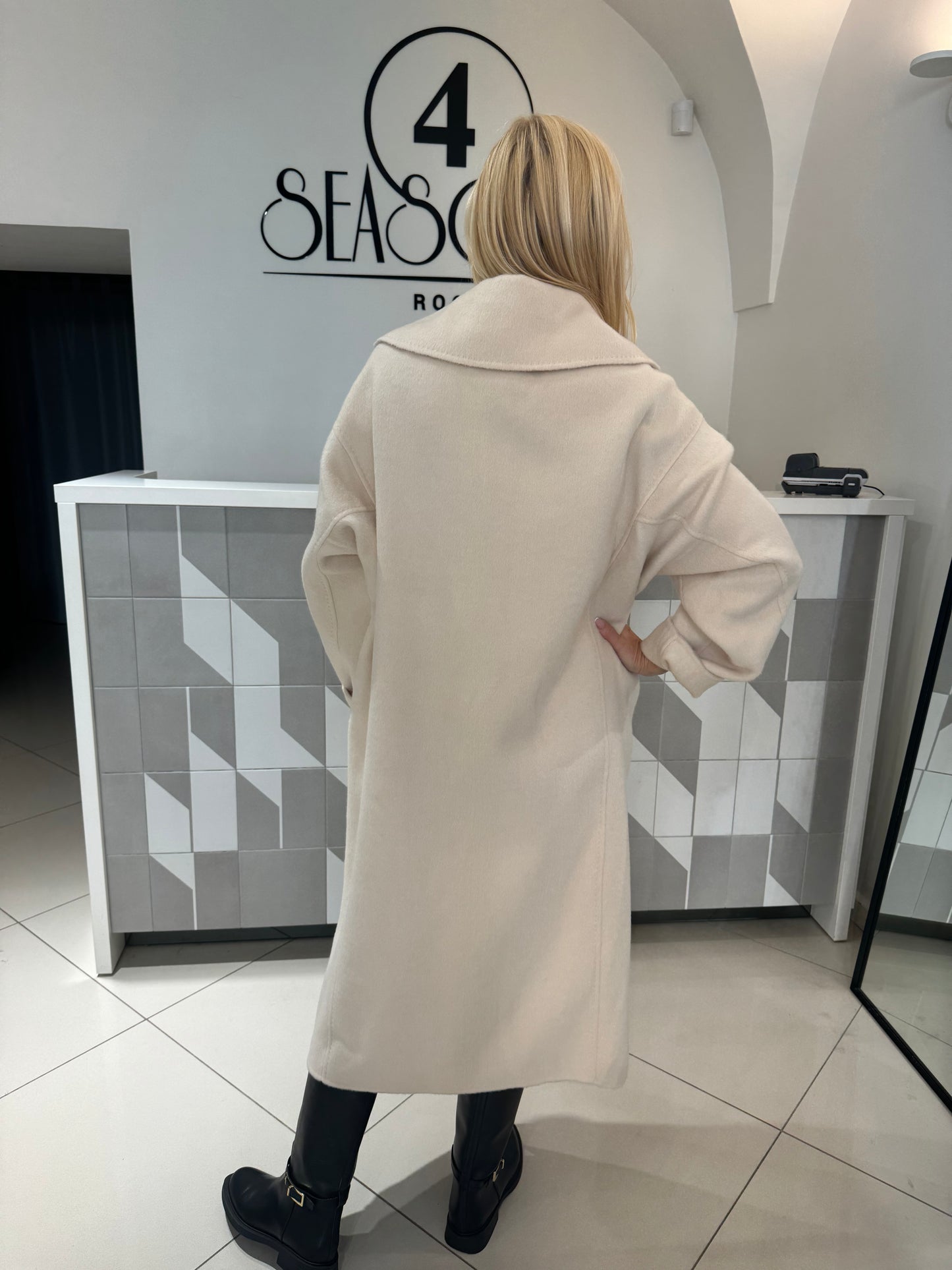 Dvibortis paltas oversize modelio Pl23)