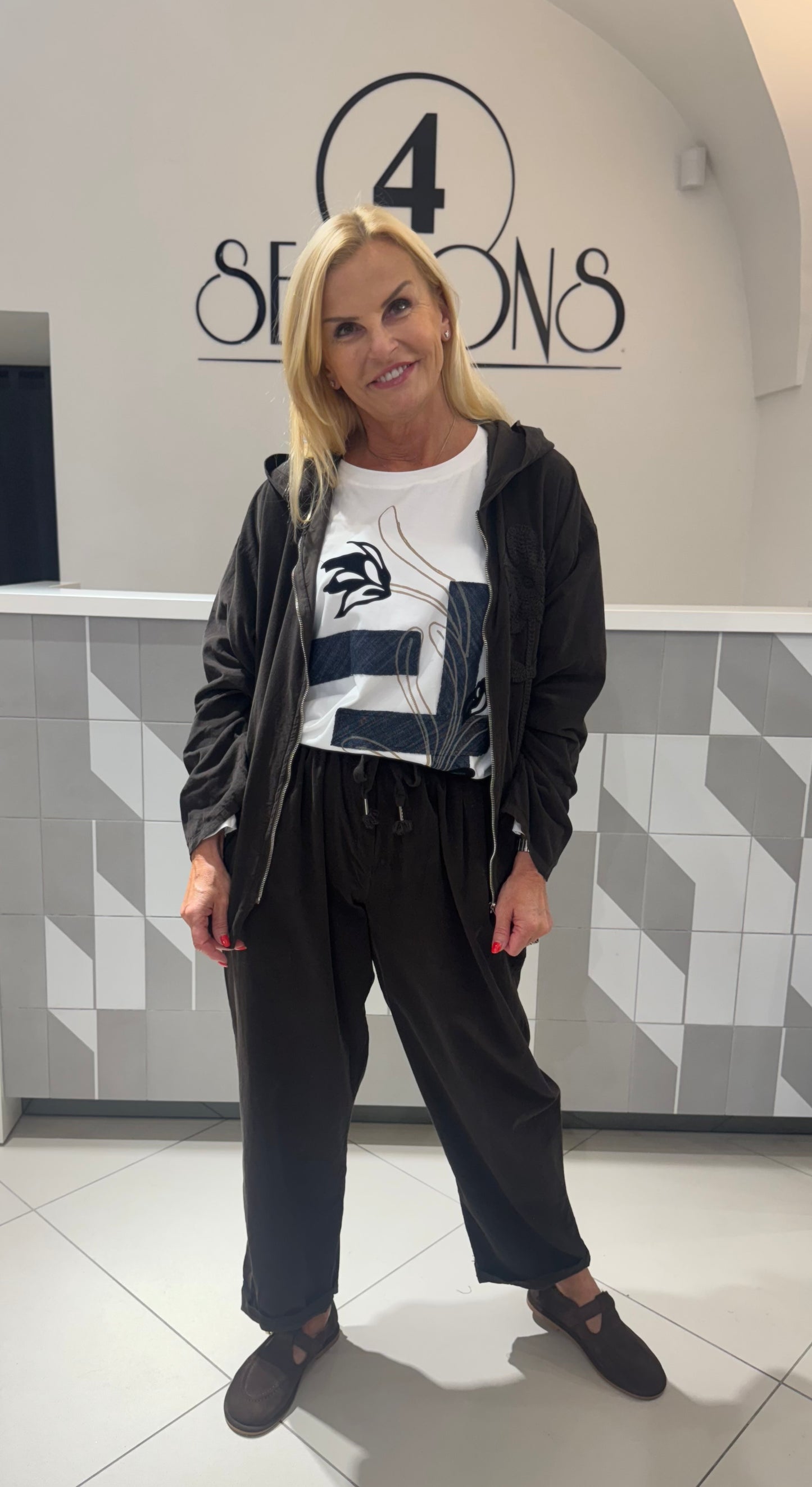 Smulkaus velvetinio audinio kelnės didesniam  dydžiui (K518)