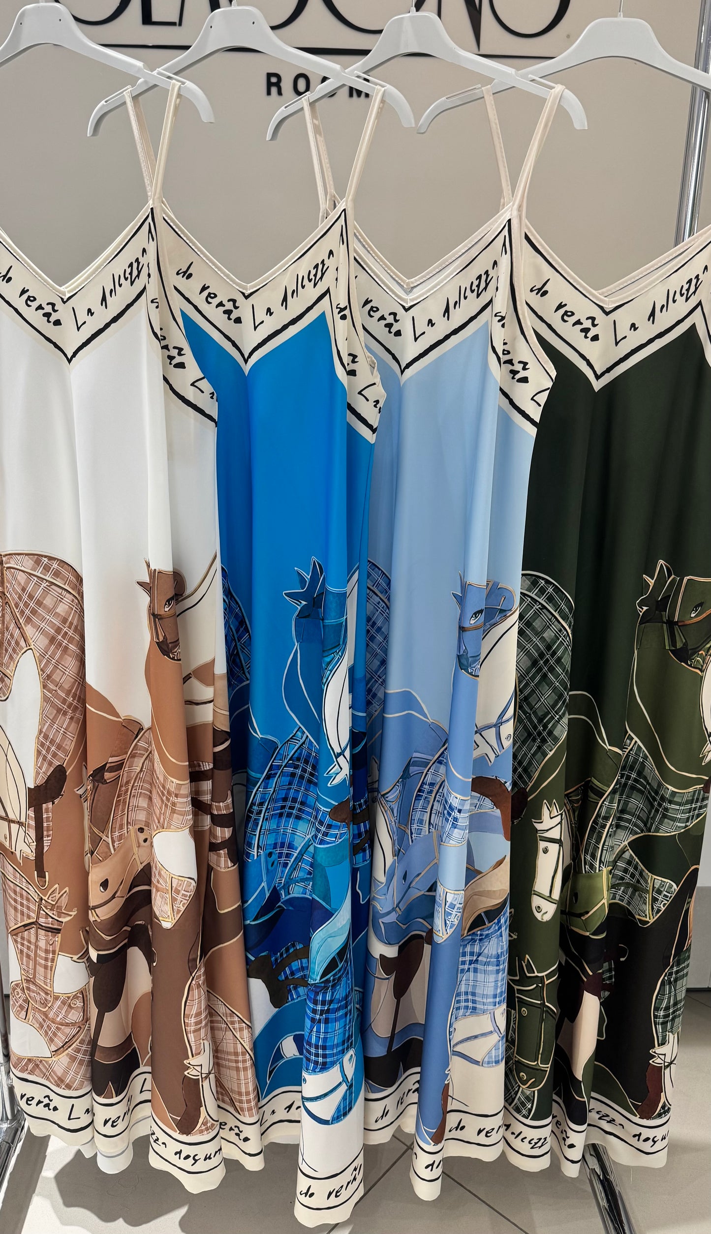 Suknelė su arkliukais (S202)