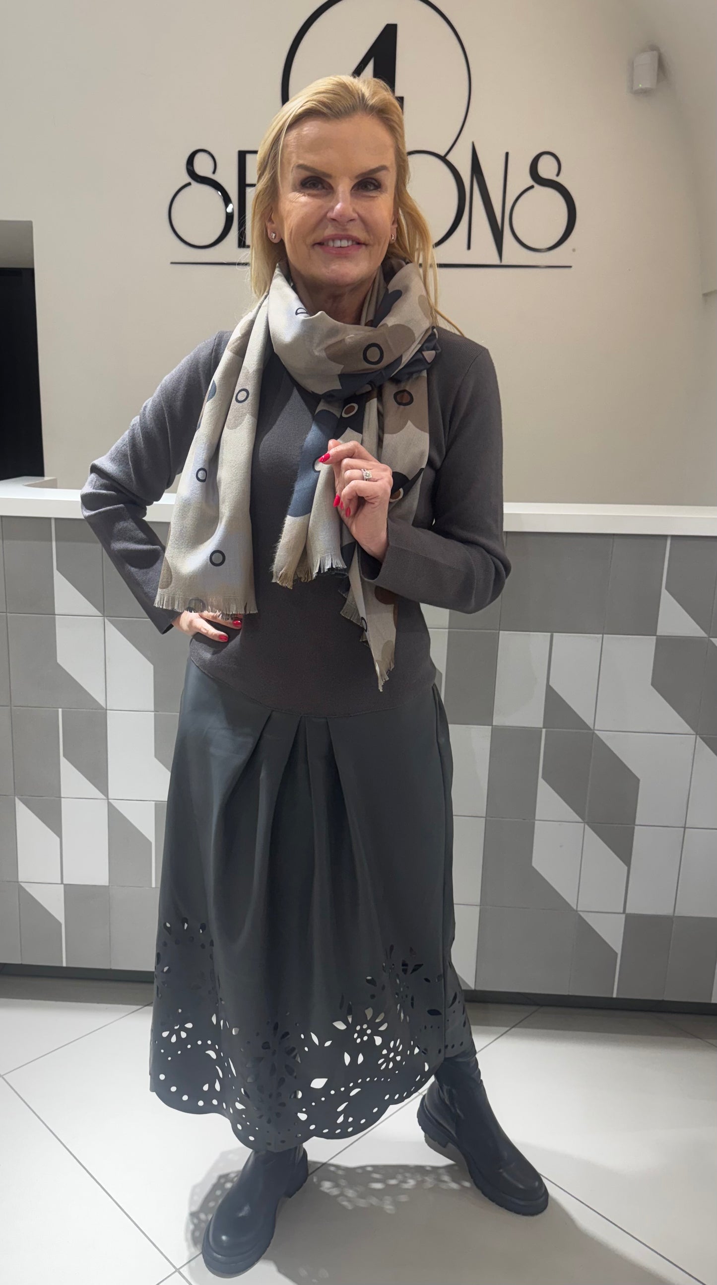 Suknelė su eko oda (S172)