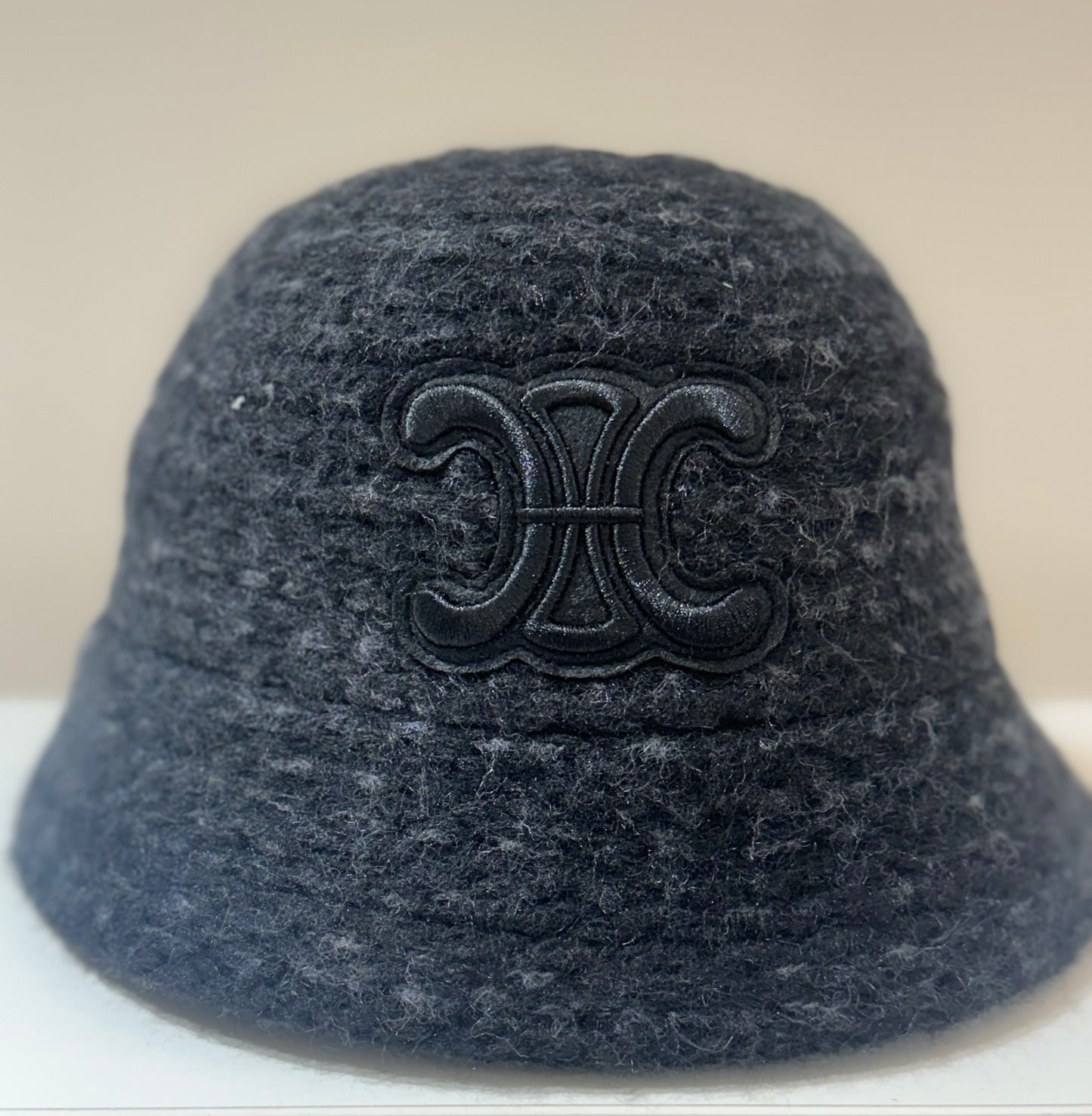 Skrybelaitė su kašmyro vilna (D75)