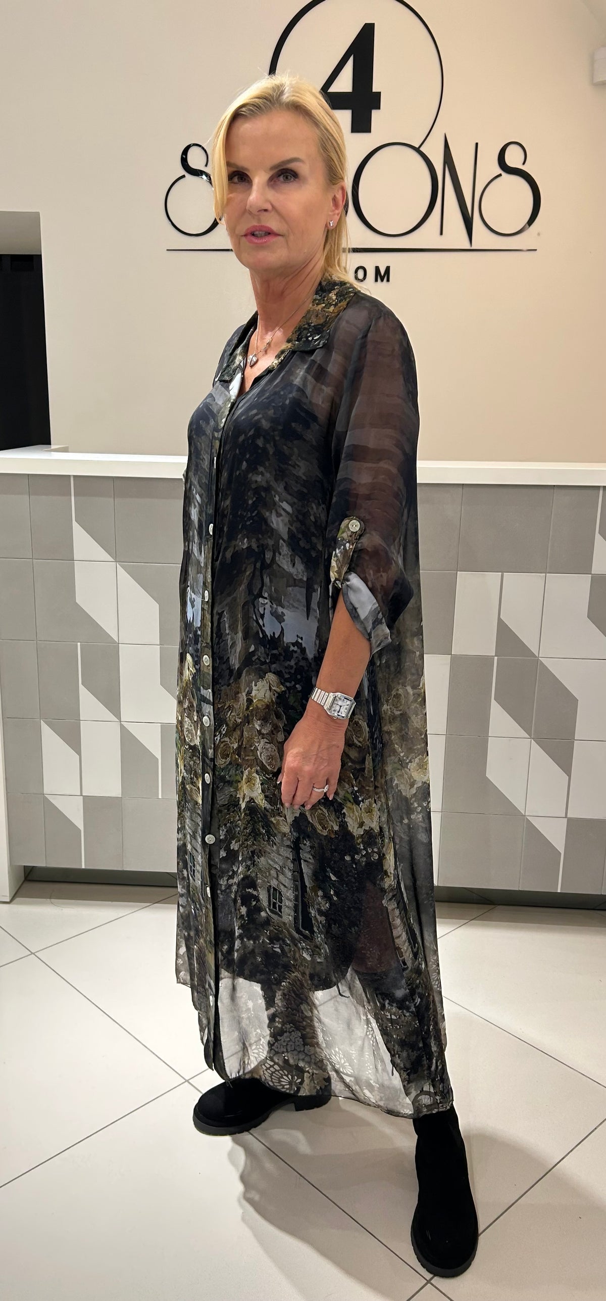 Suknelė su sagutėmis (S284)