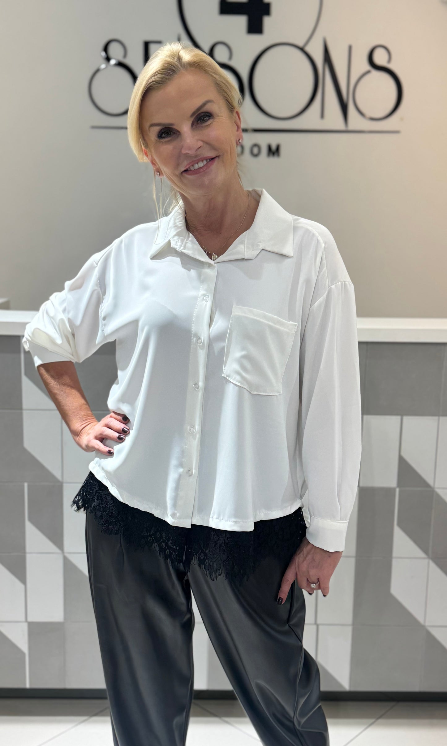 Marškiniai su neriniais apačioje (P865)