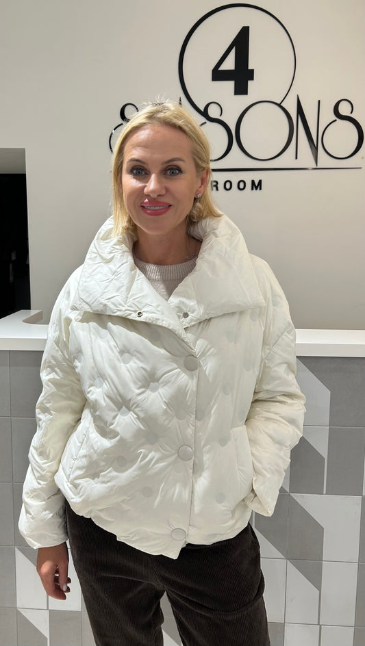 Pūkinė trumpa striukė (B296)