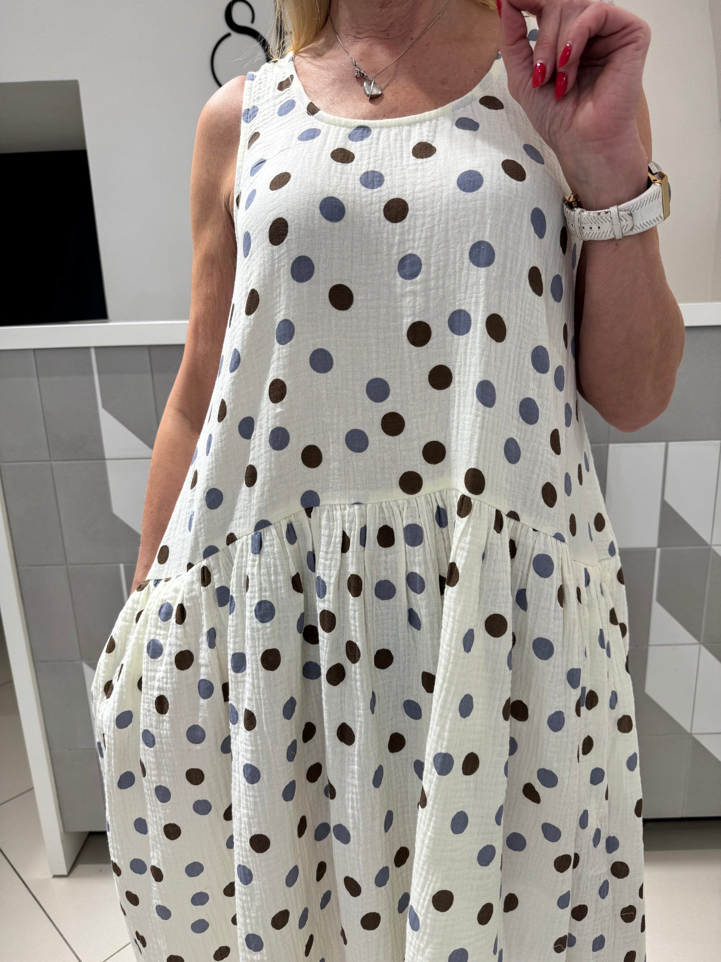 Suknelė su žirniais S232)