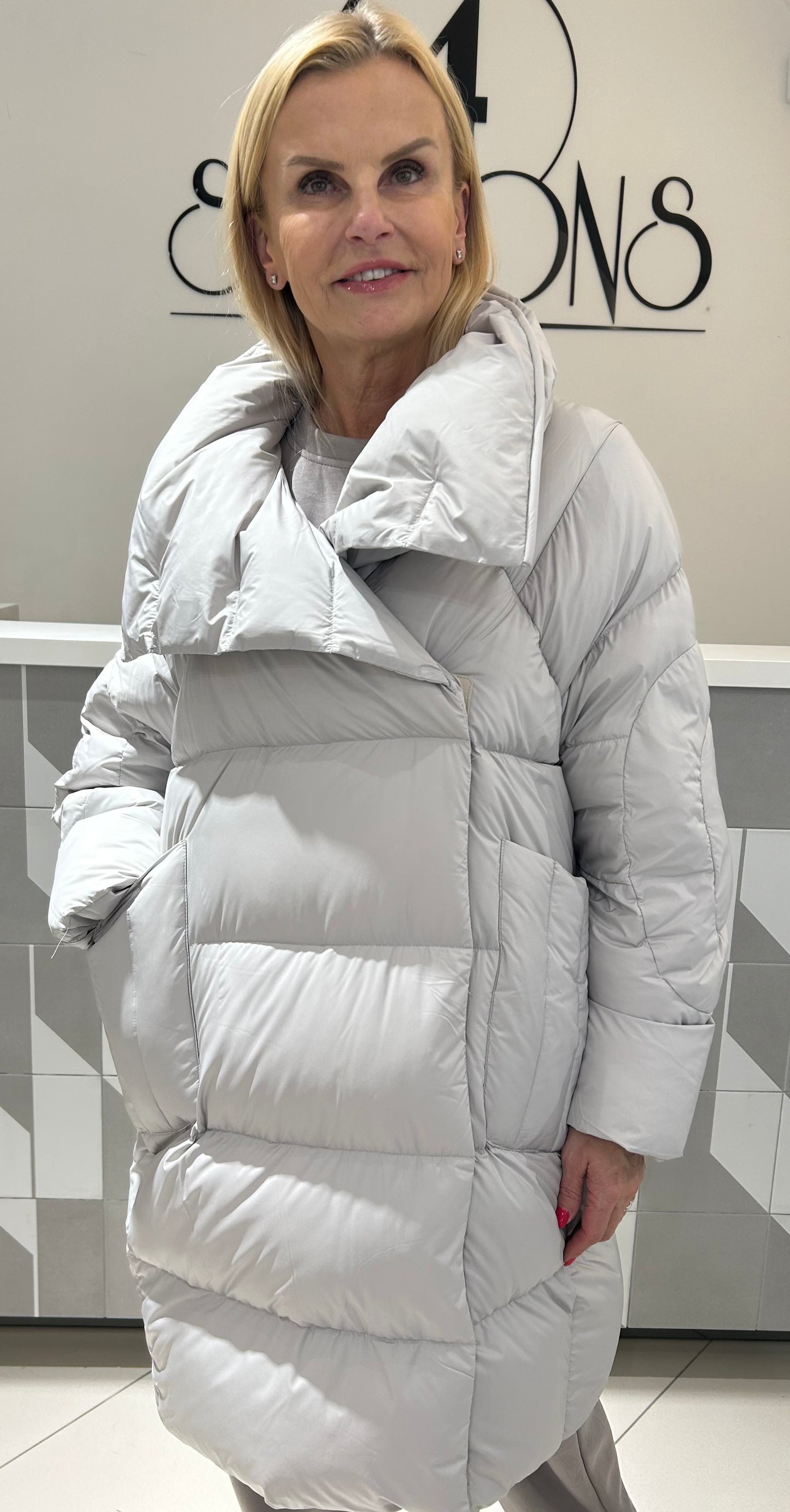 Ilga pūkinė striukė (B271)