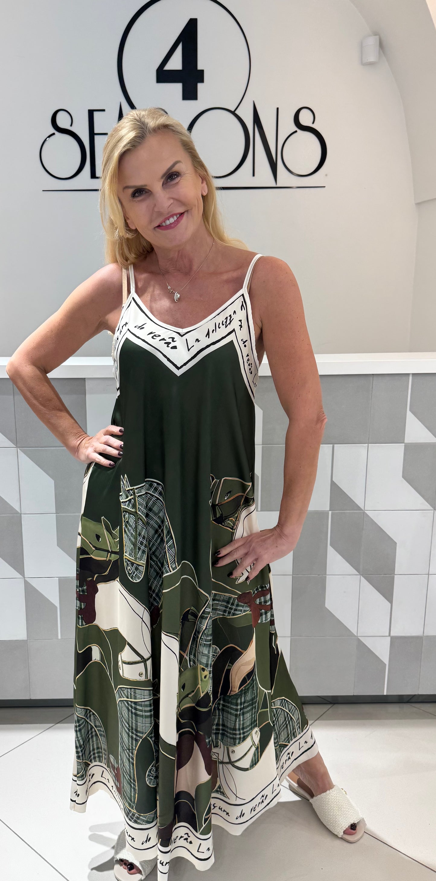 Suknelė su arkliukais (S202)