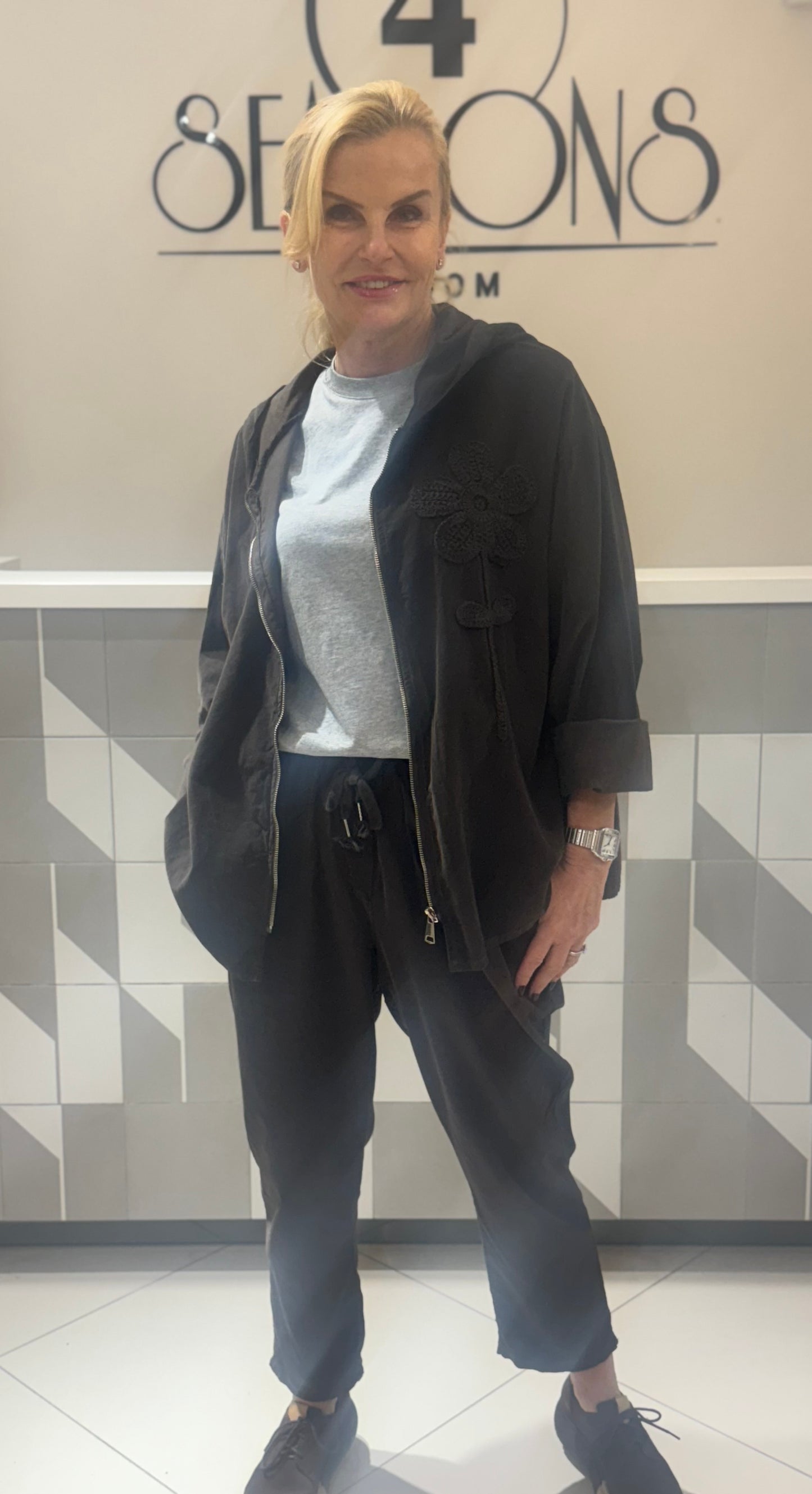 Smulkaus velvetinio audinio bliuzonas su užtrauktuku (Sv152)