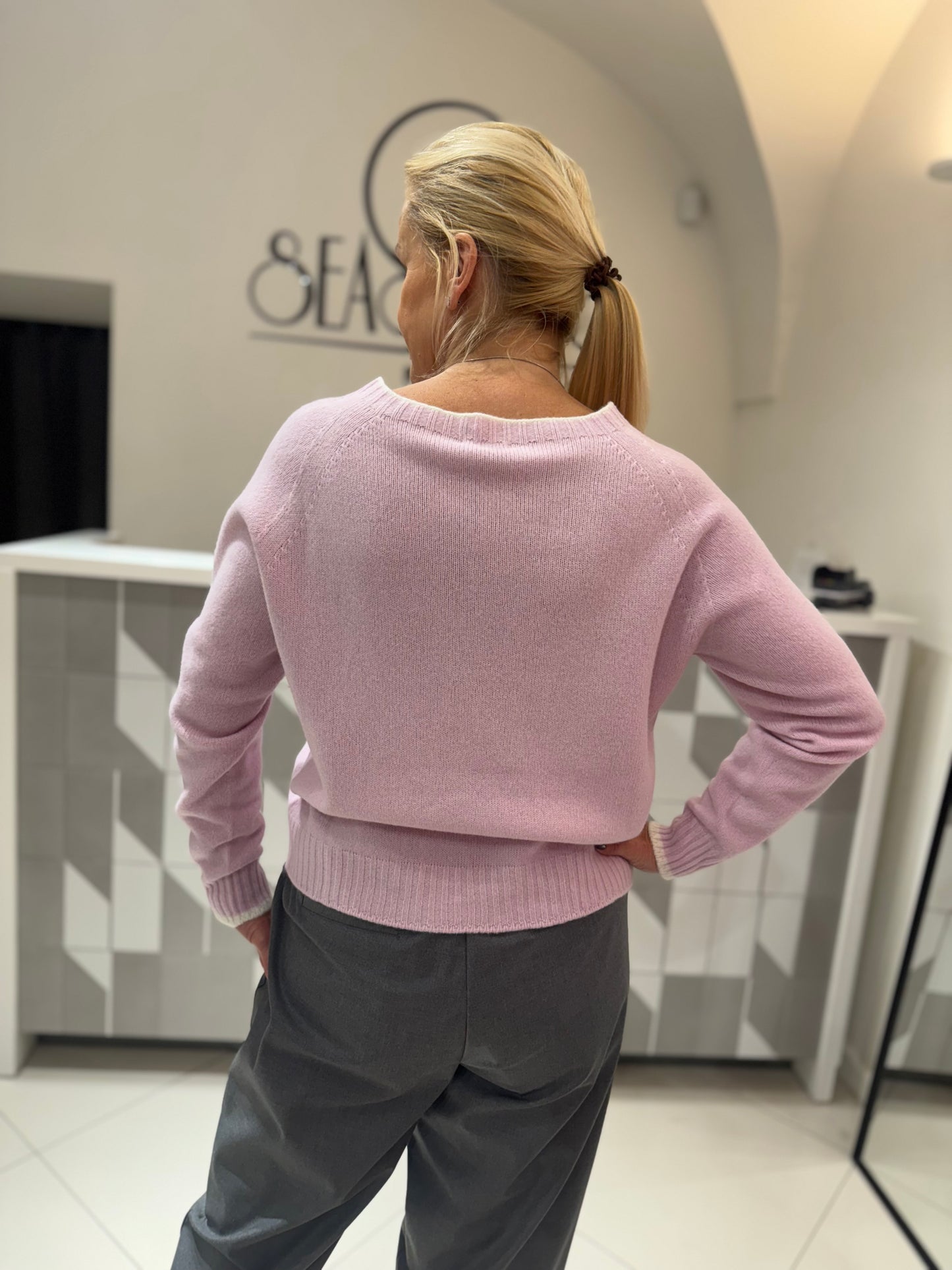 Lanos vilnos megztinis (M449)