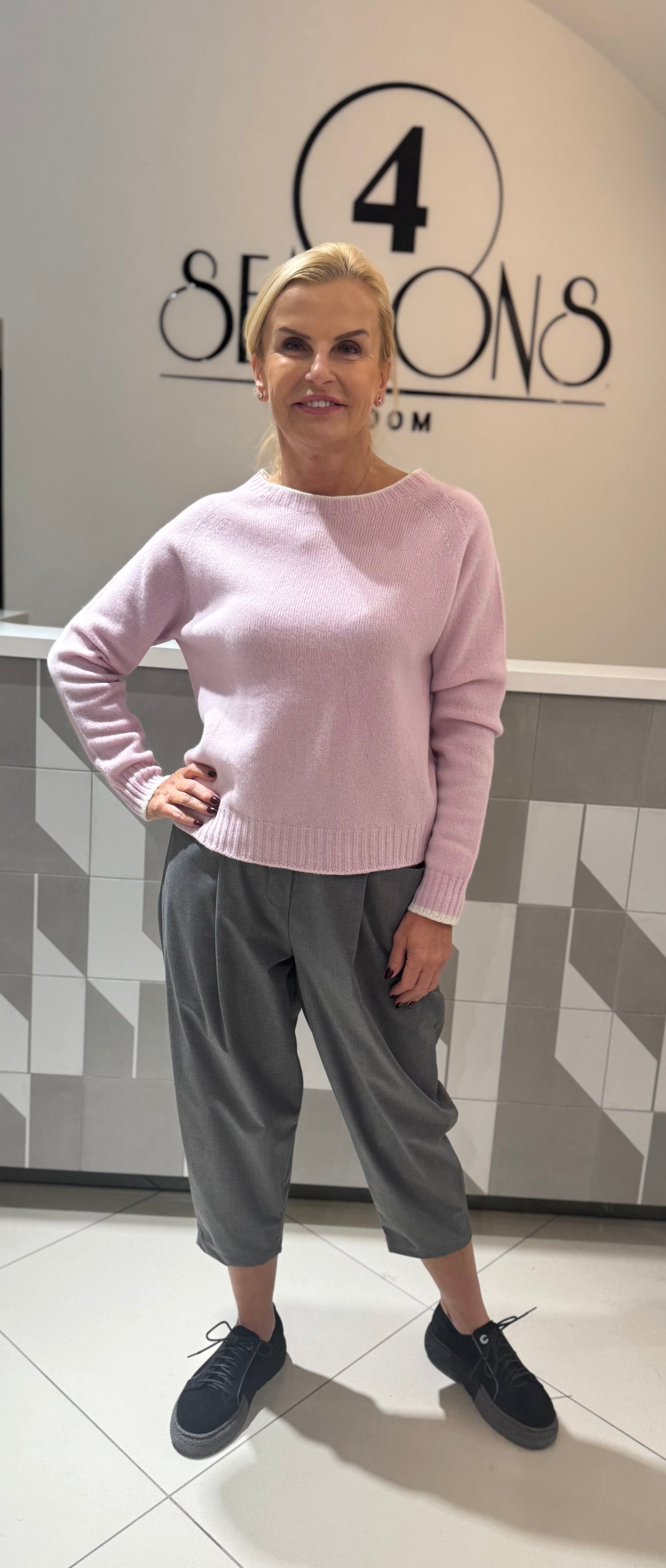 Lanos vilnos megztinis (M449)