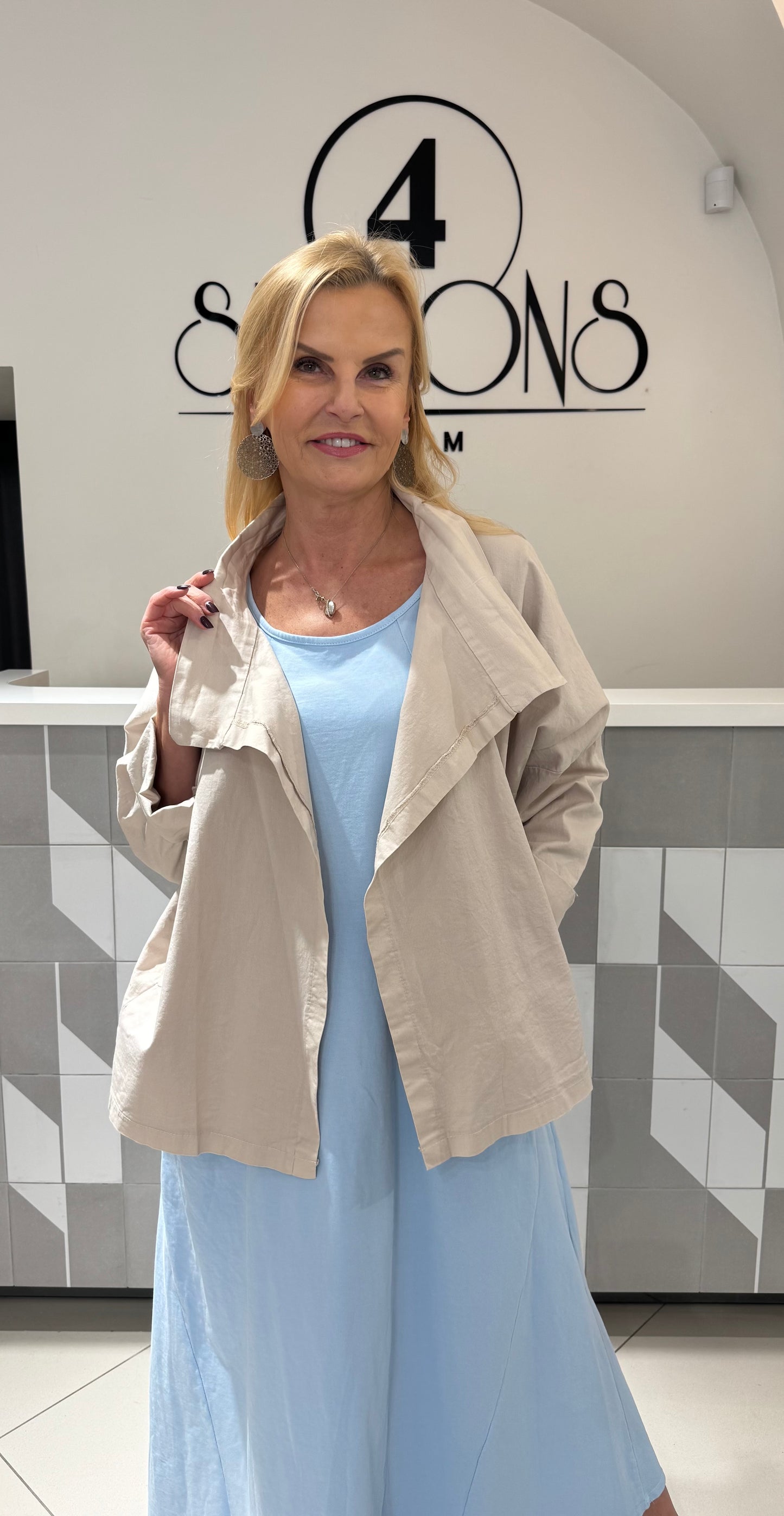 Švarkelis be užsegimo (Sv164)