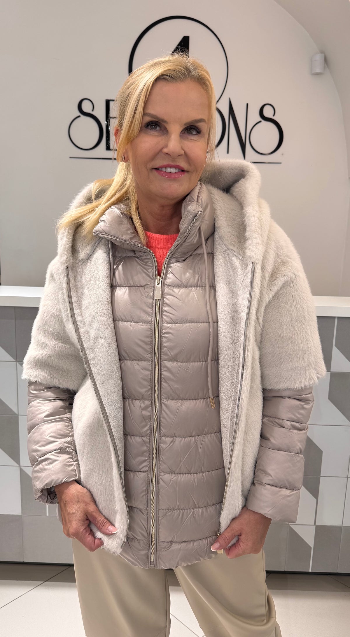 Striukė su kailine liemene (Kp41)