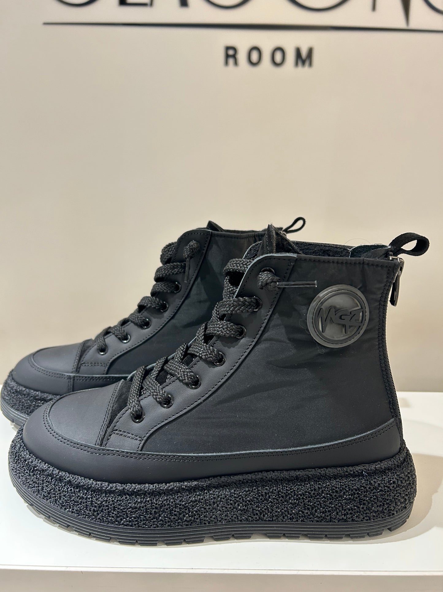 Laisvalaikio aulinukai su užtrauktukais  (Z17)