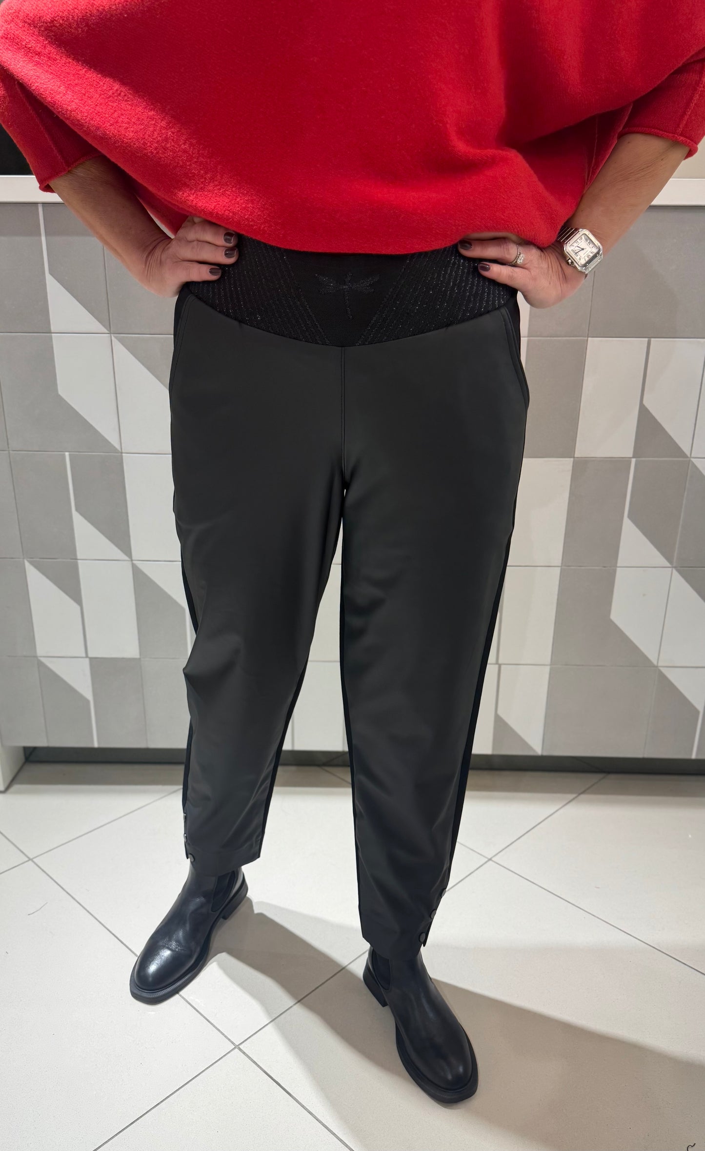 Kelnės didesniam dydžiui su eko oda (k550)