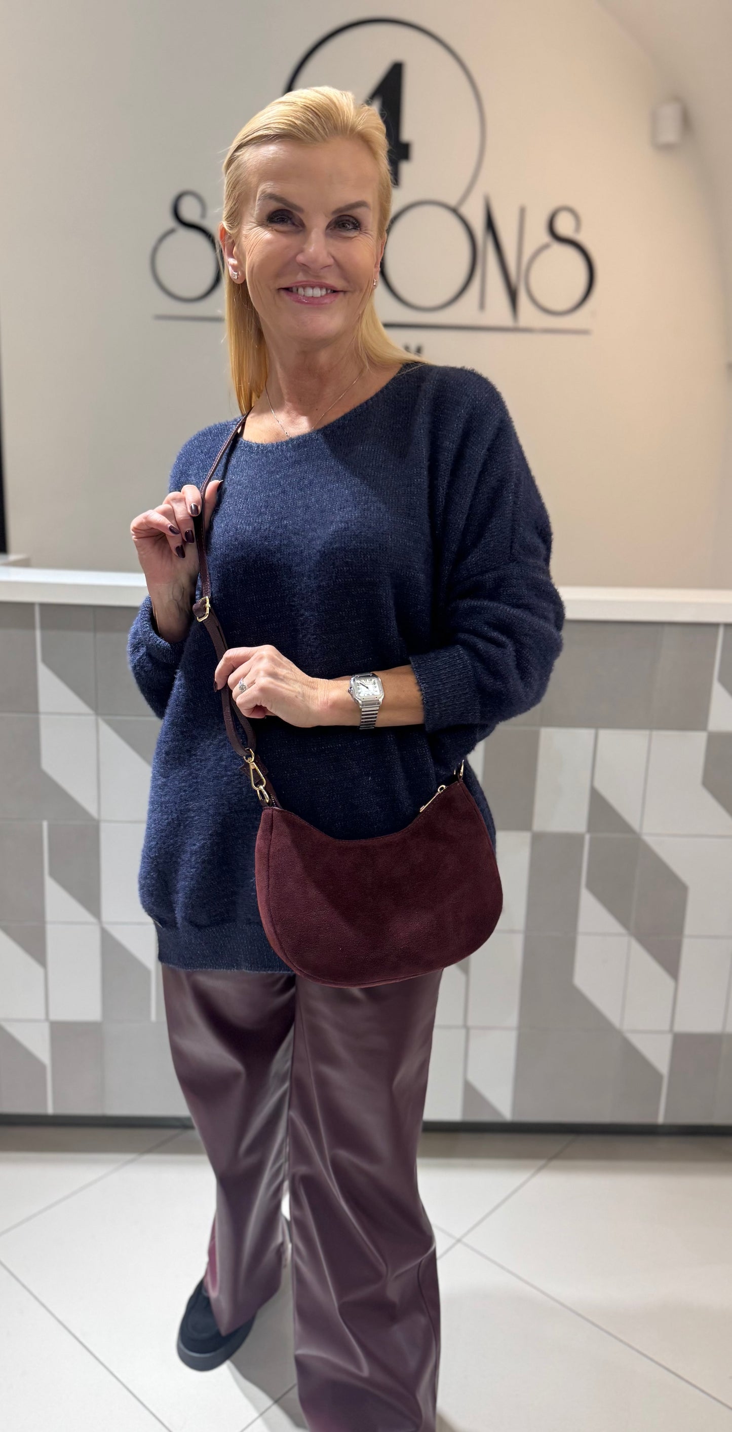 Rankinė skeltinės odos (R73)