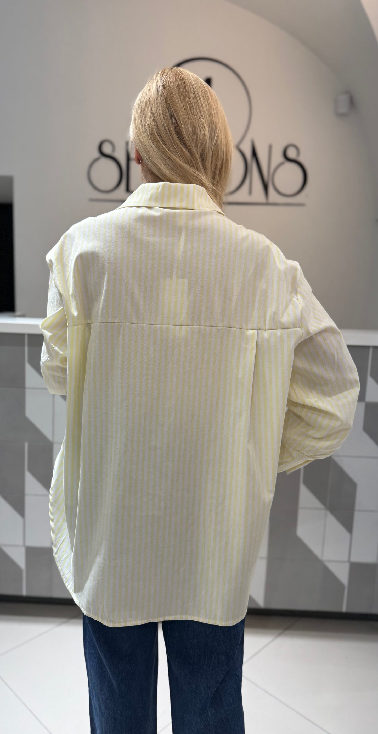 Marškiniai su nėrinių aplikacija (p881)