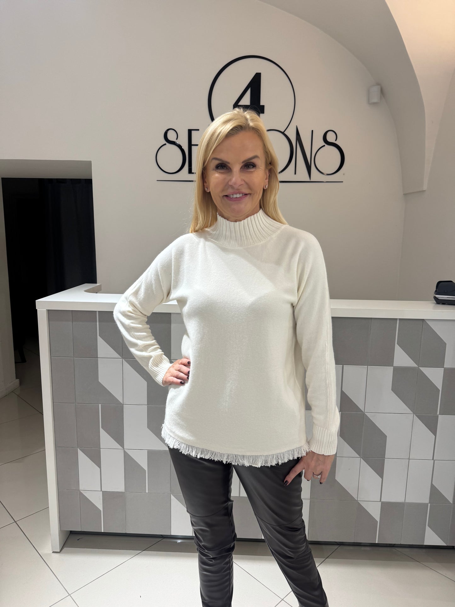 Megztukas aukštu kaklu (M476)