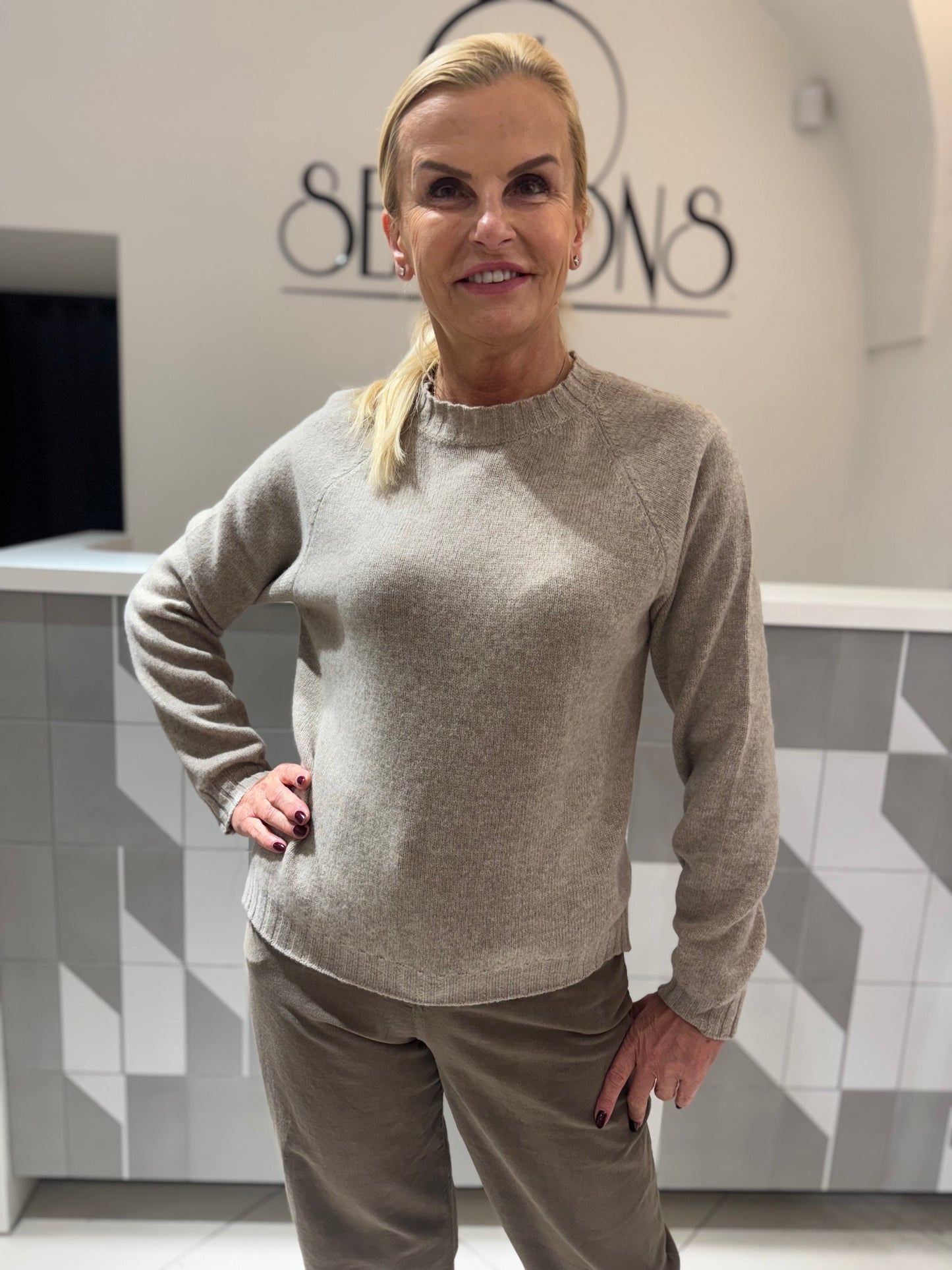 Lanos vilnos megztinis (M451)