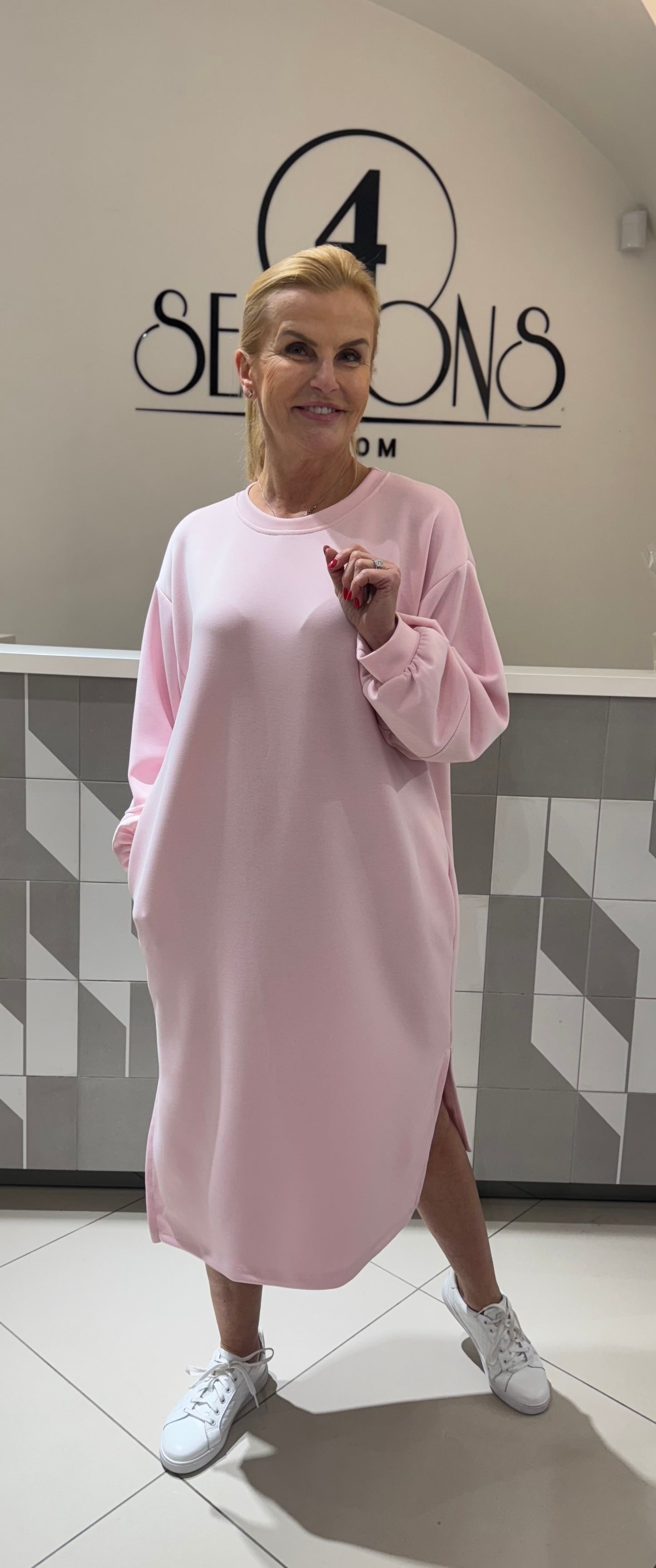 Laisvalaikio stiliaus suknelė (S183)