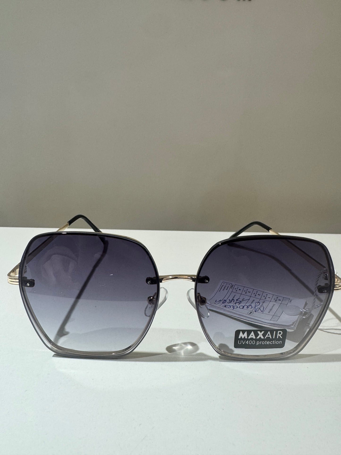 Akiniai nuo saulės (a23)