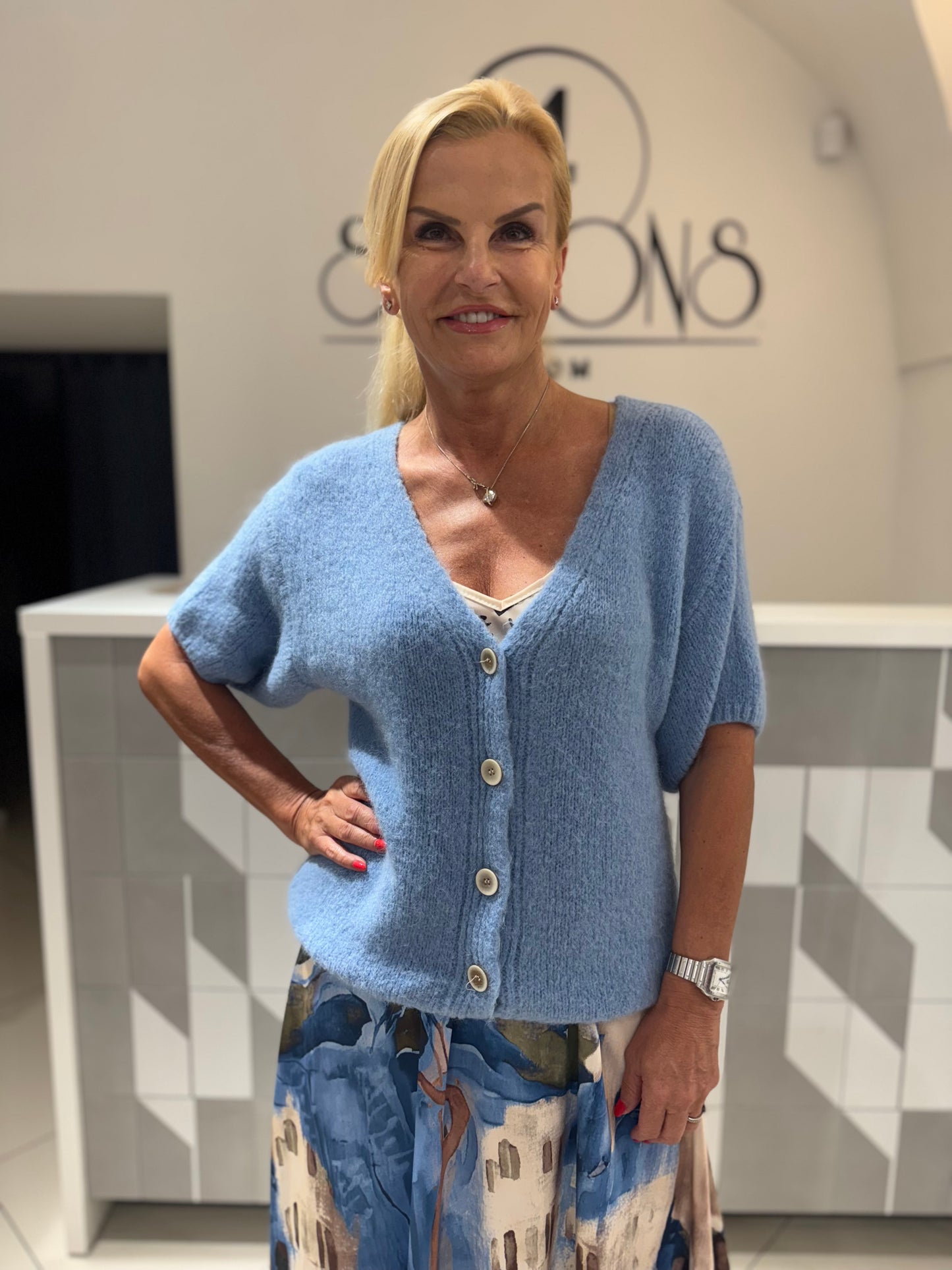 Kardiganas trumposiomis rankovėmis (M415)