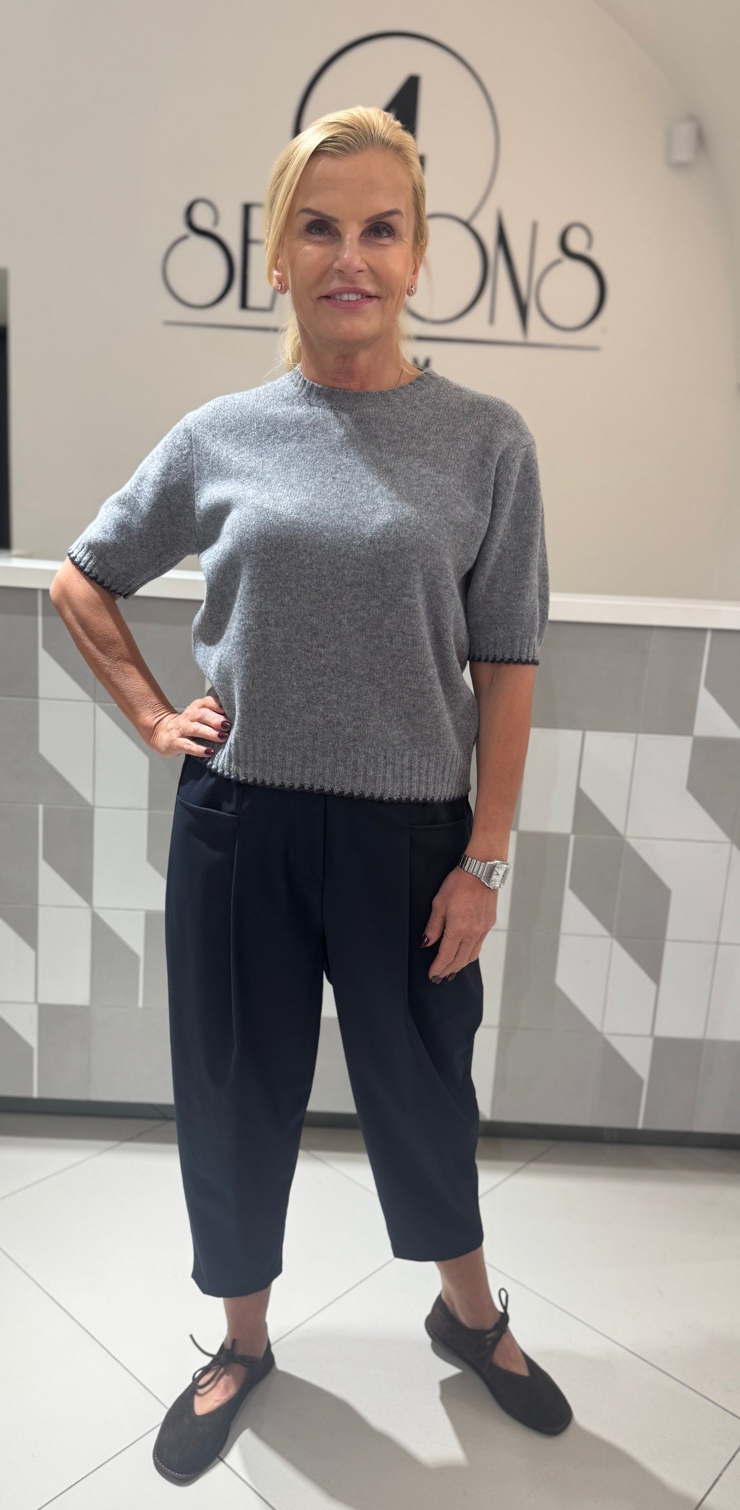 Lanos vilnos  megztukas trumpomis rankovėmis (M448)