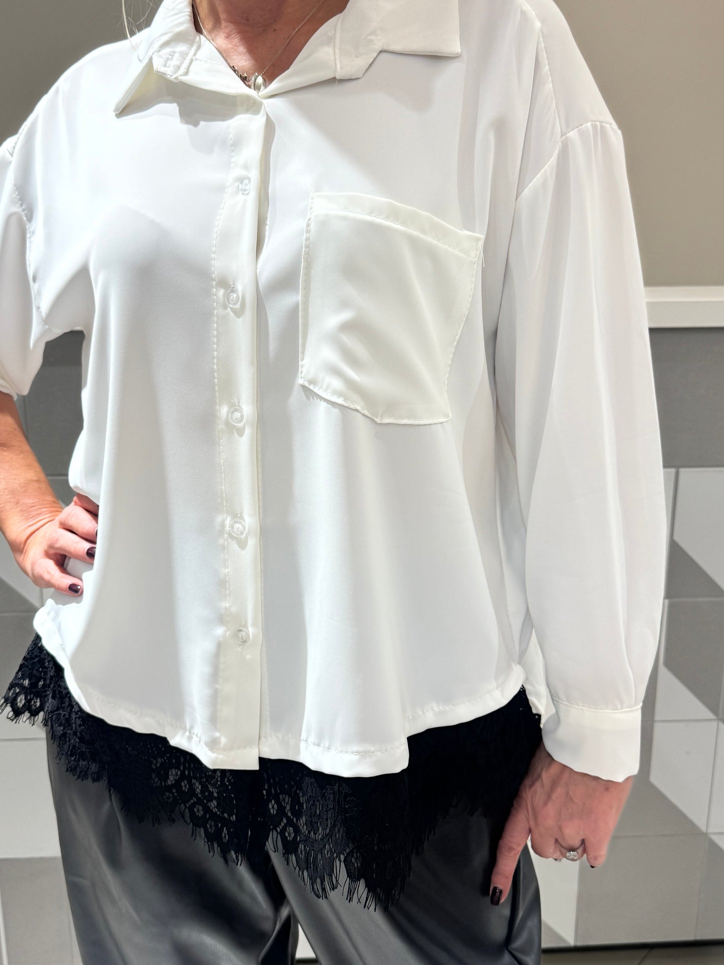 Marškiniai su neriniais apačioje (P865)